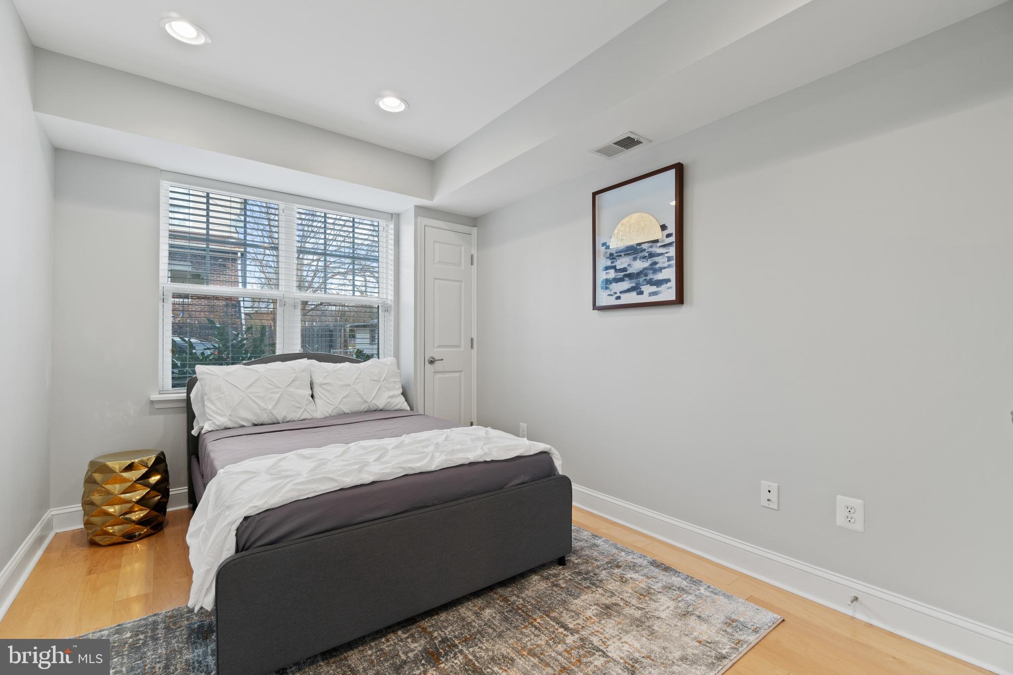 5369 HAYES STREET NE