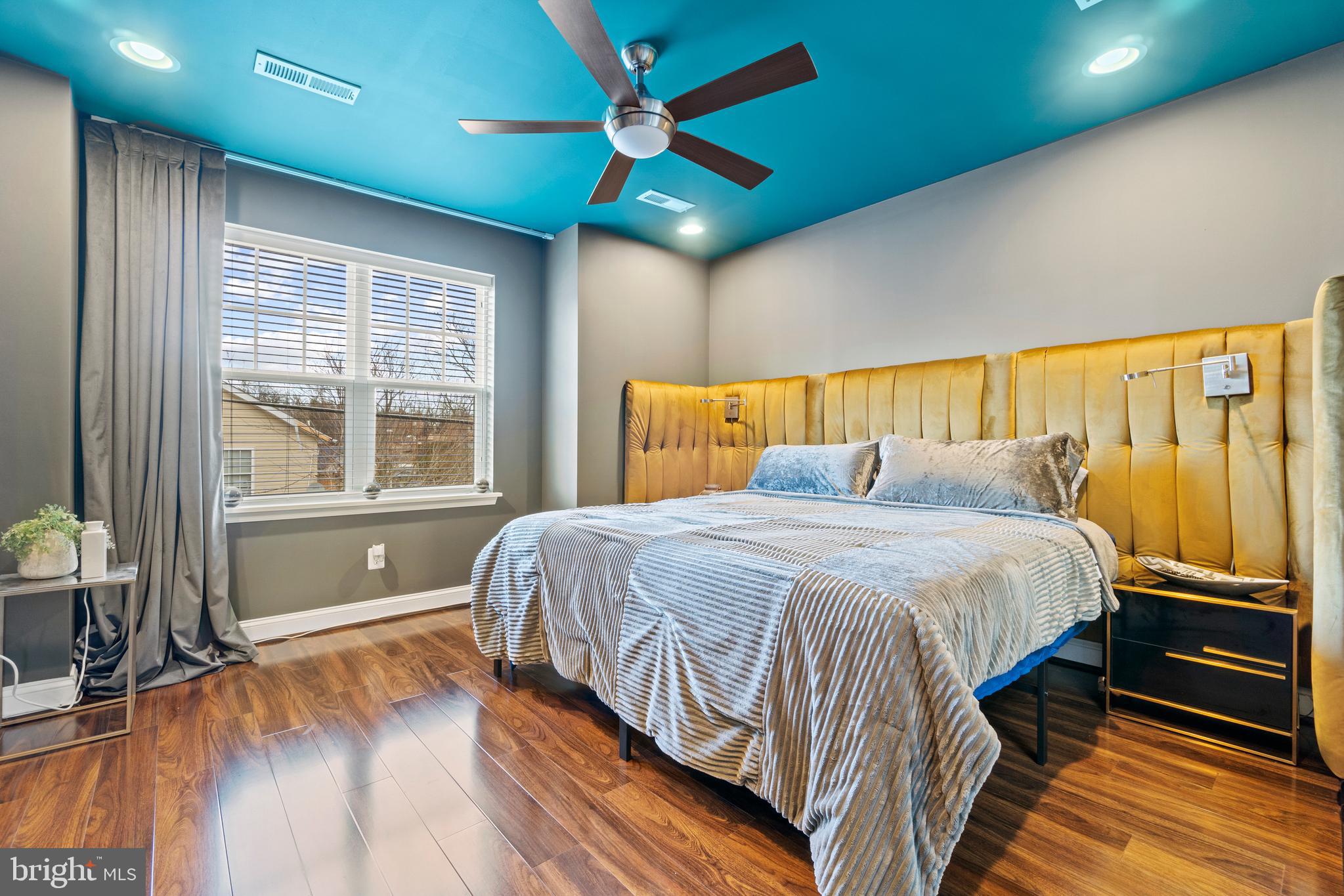 5369 HAYES STREET NE