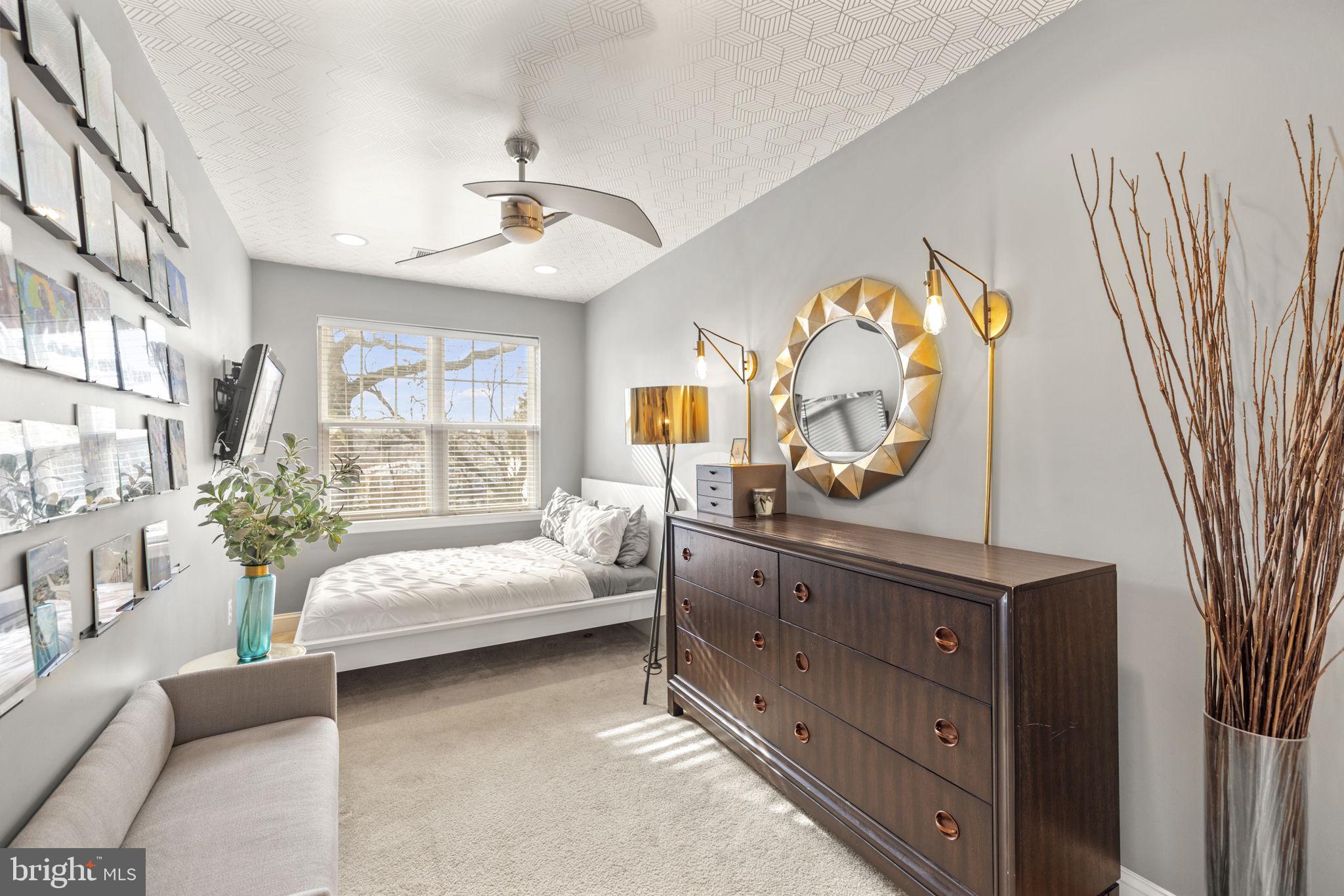 5369 HAYES STREET NE