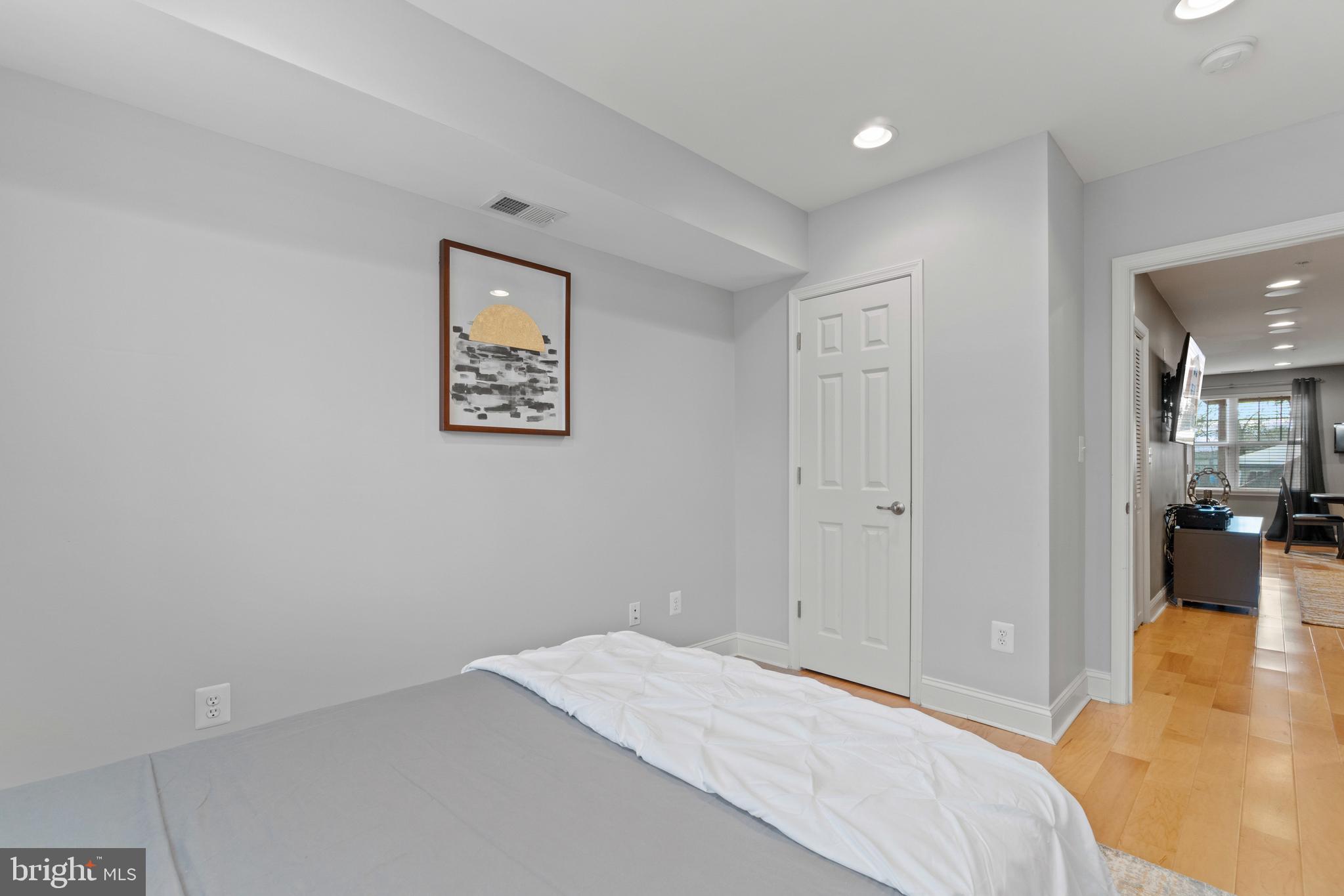 5369 HAYES STREET NE