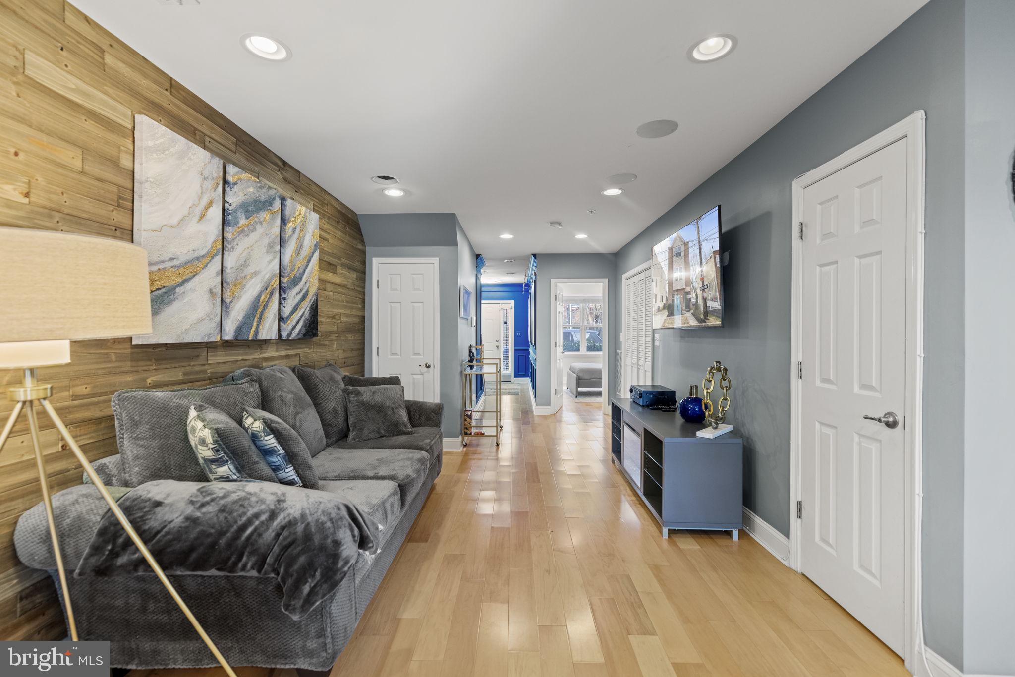 5369 HAYES STREET NE