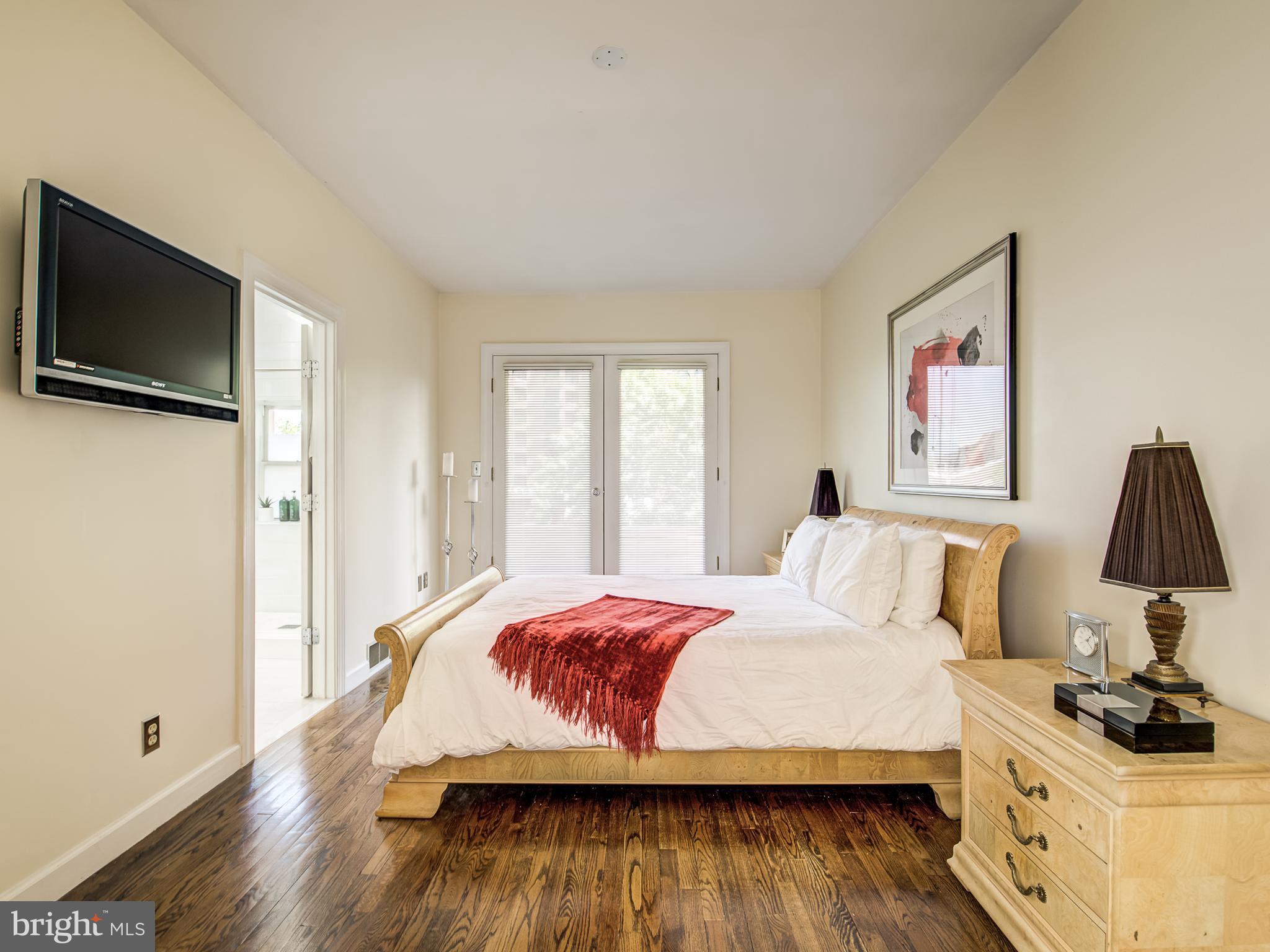 1104 5TH STREET NW