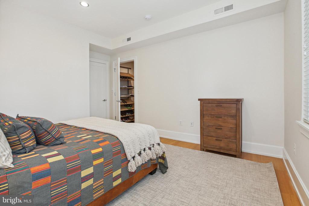 2516 Q STREET NW E101