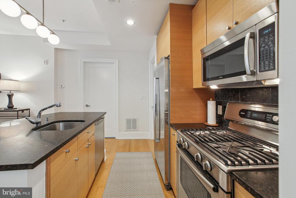 2516 Q STREET NW E101