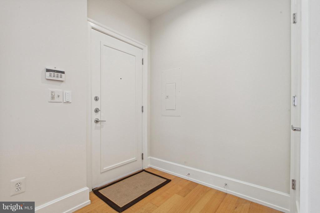 2516 Q STREET NW E101