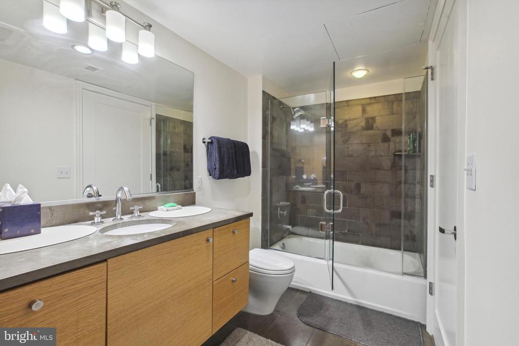 2516 Q STREET NW E101