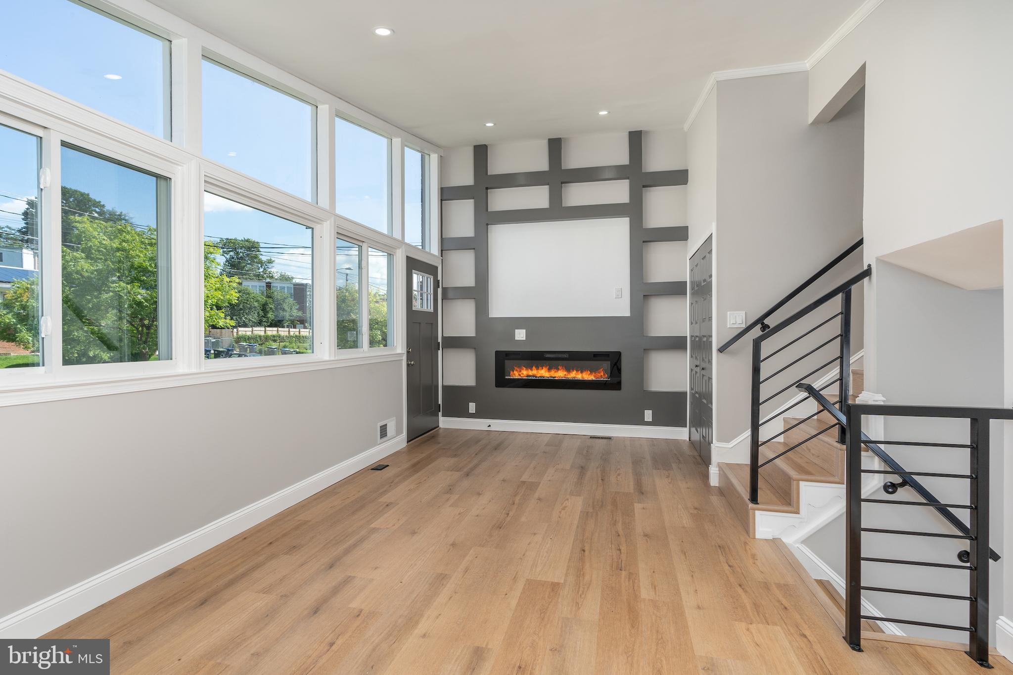 819 KENNEDY STREET NE