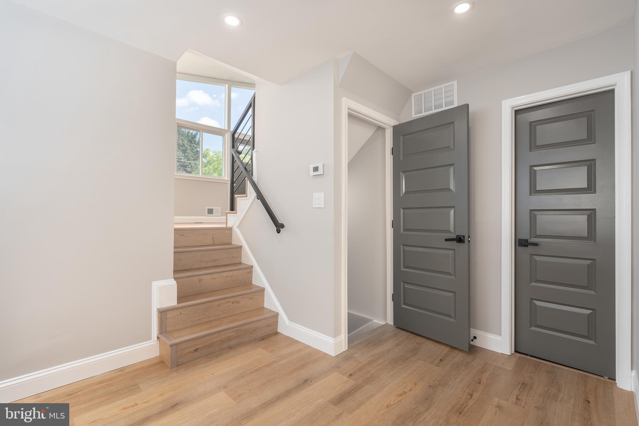 819 KENNEDY STREET NE