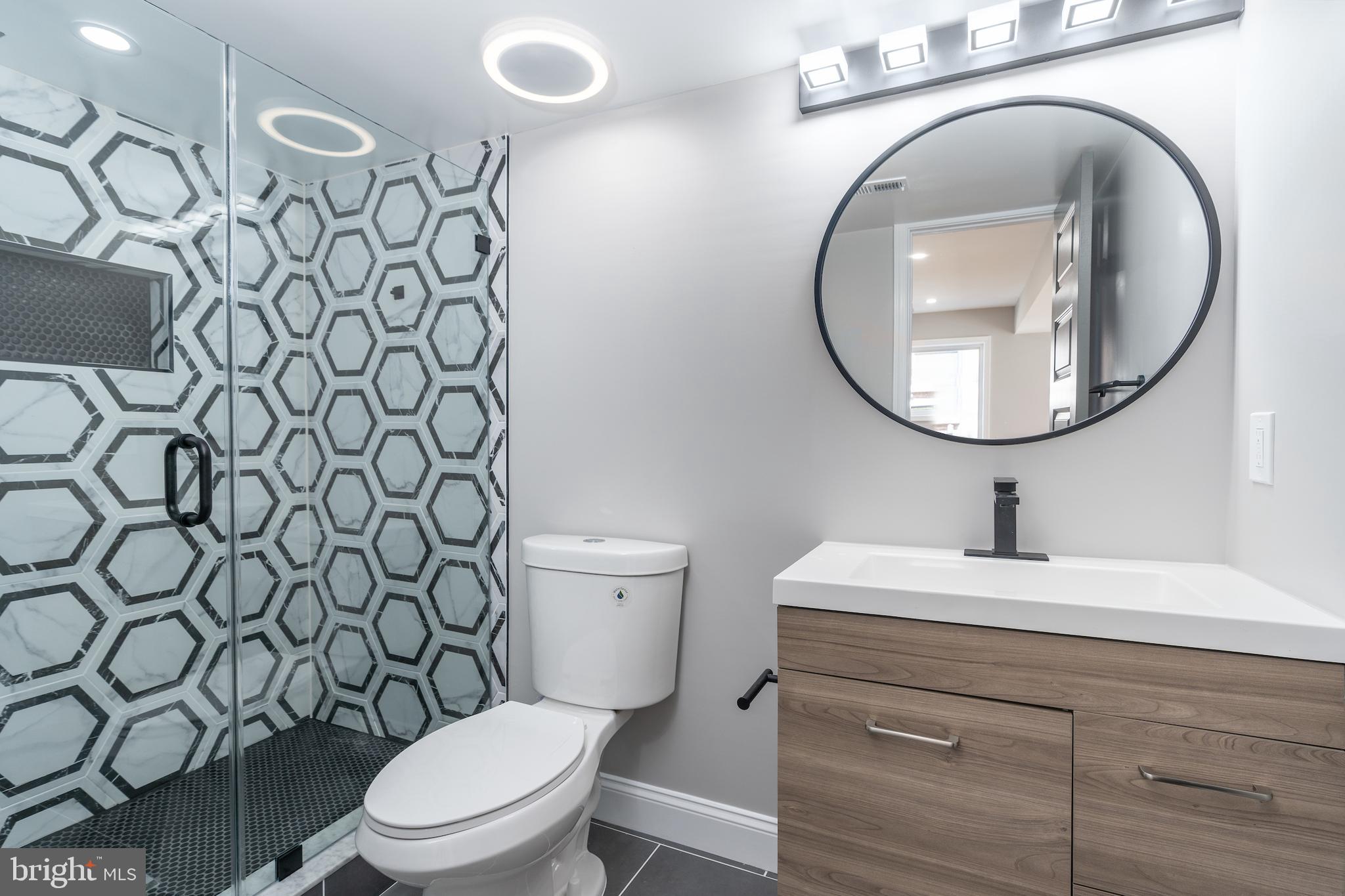 819 KENNEDY STREET NE