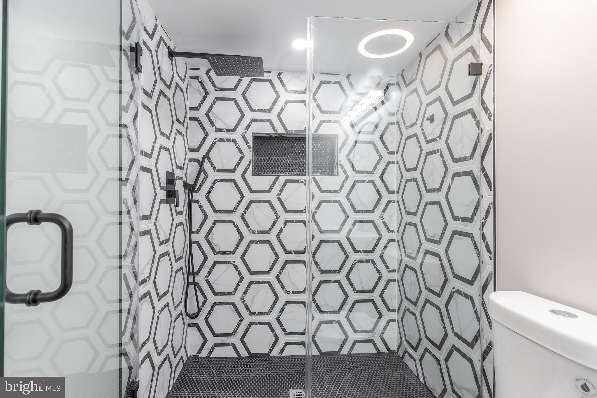 819 KENNEDY STREET NE