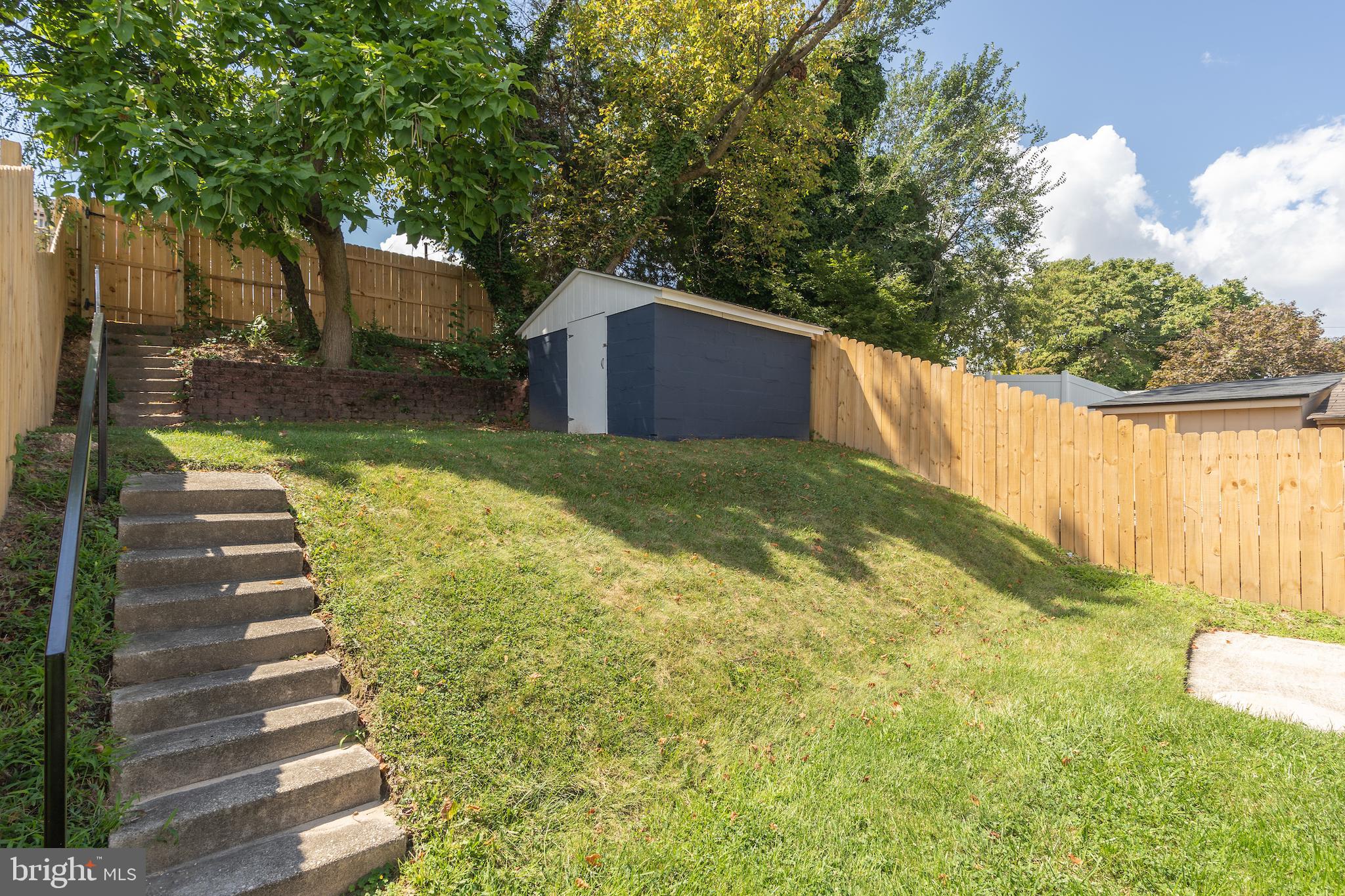 819 KENNEDY STREET NE