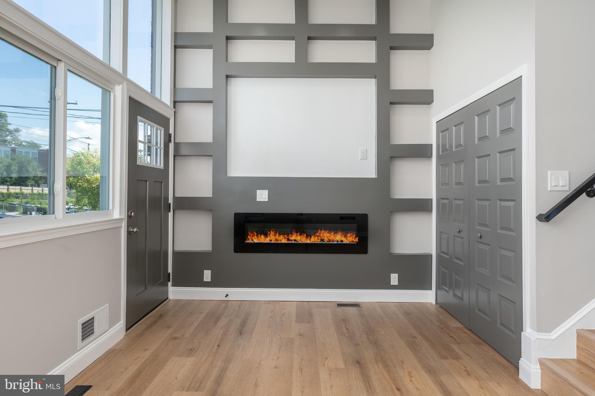 819 KENNEDY STREET NE