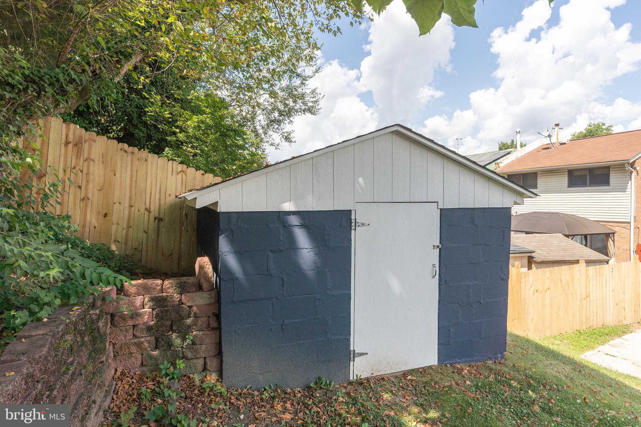 819 KENNEDY STREET NE