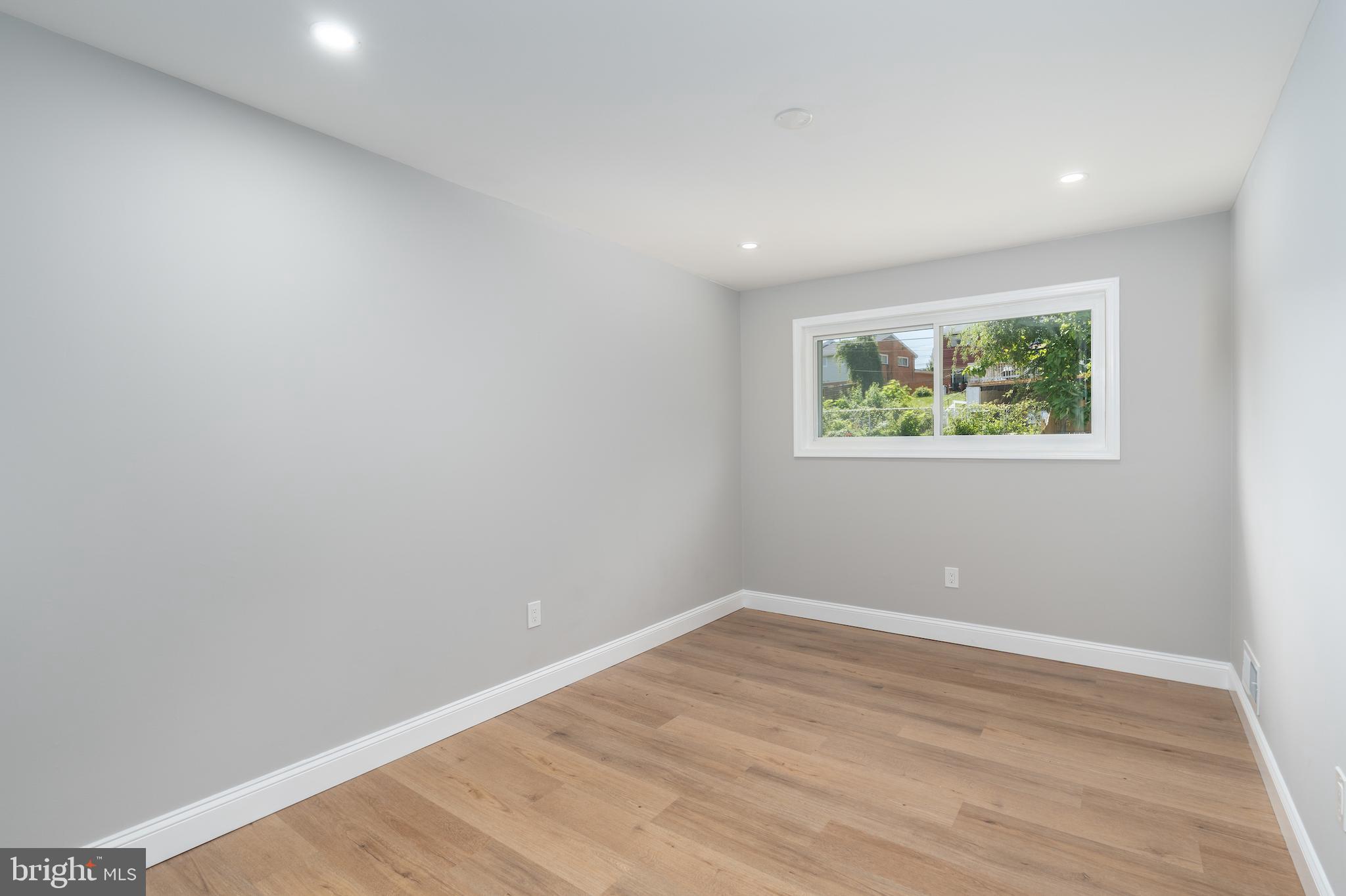 819 KENNEDY STREET NE