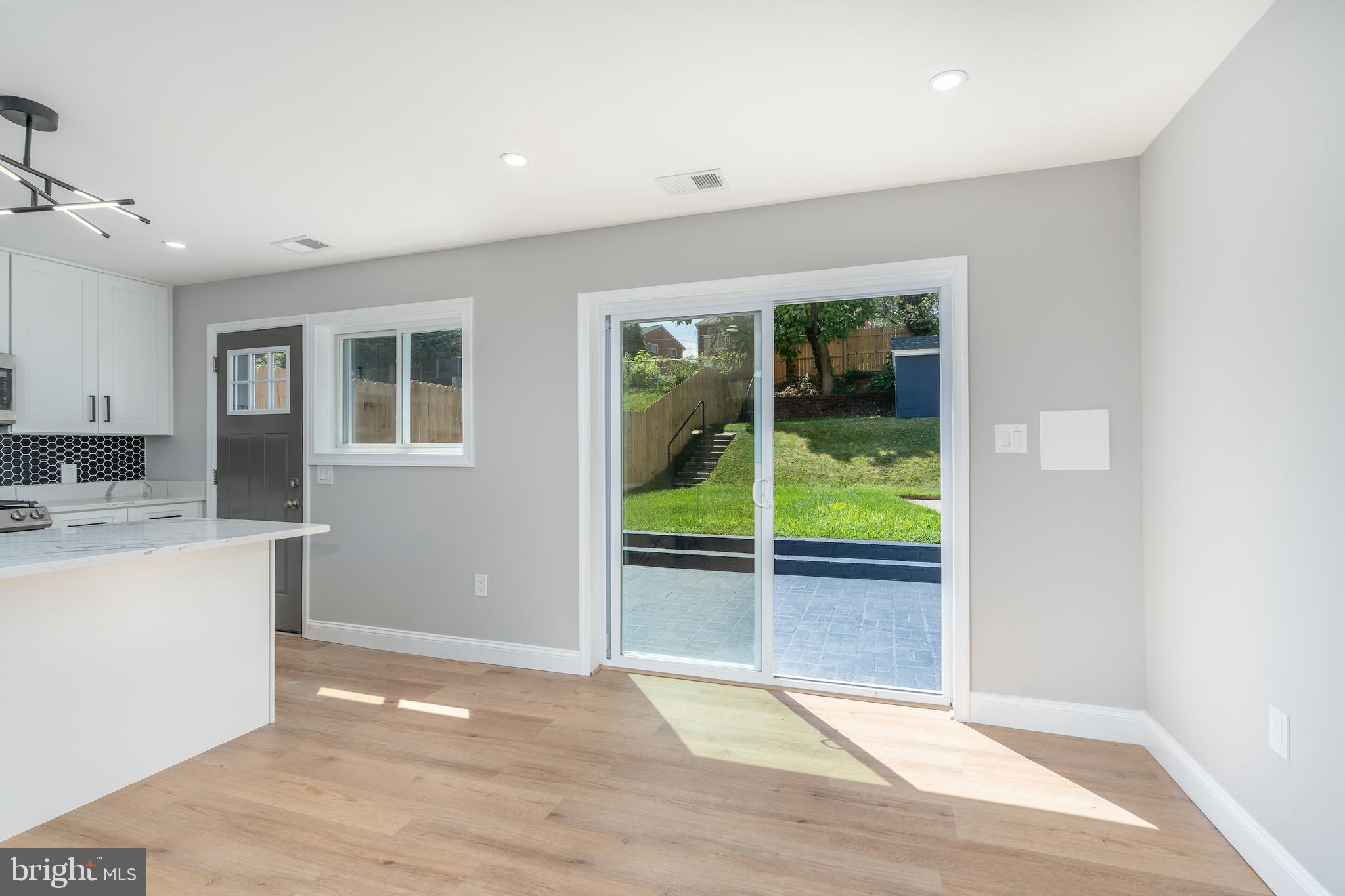 819 KENNEDY STREET NE