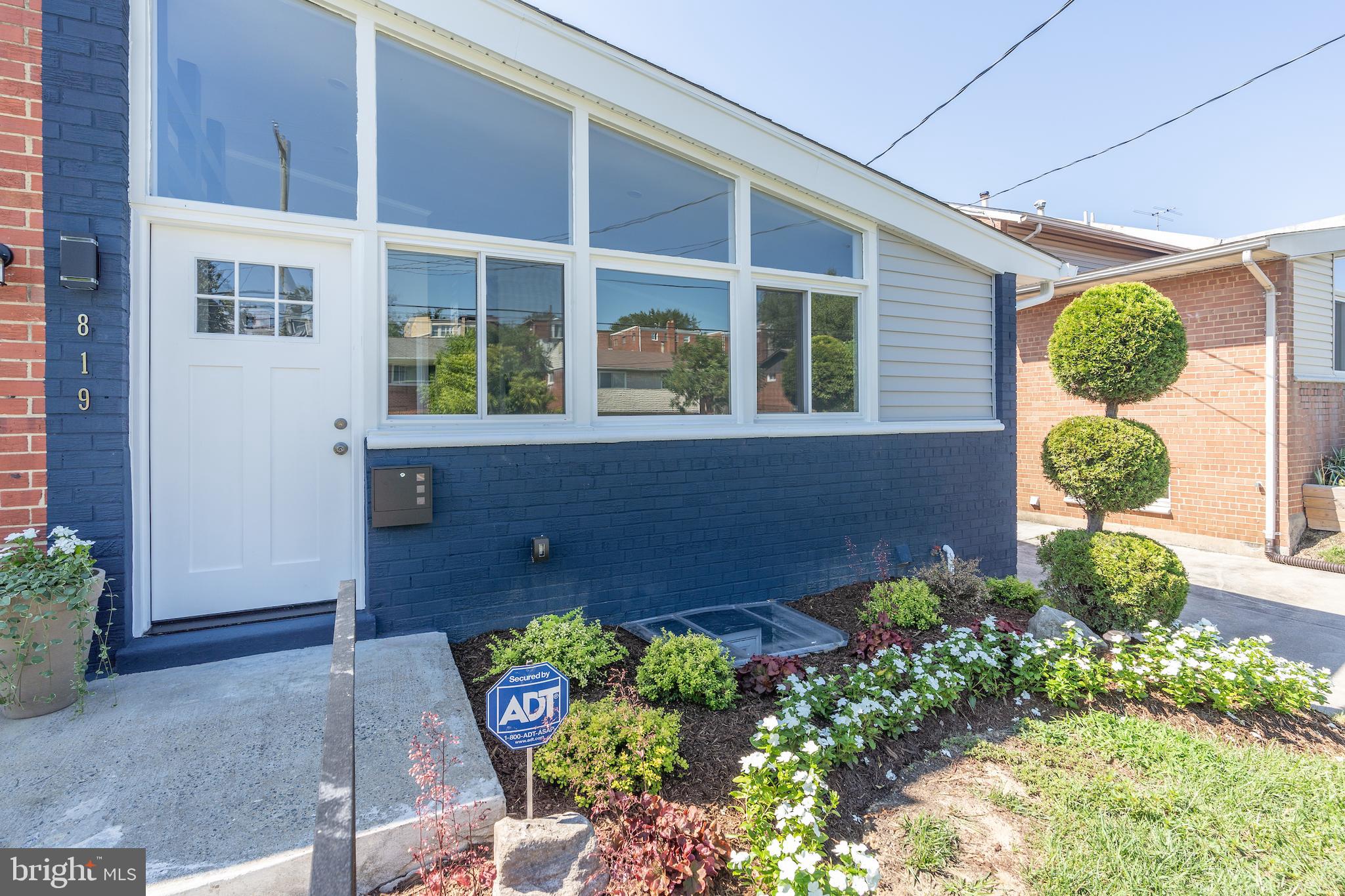 819 KENNEDY STREET NE