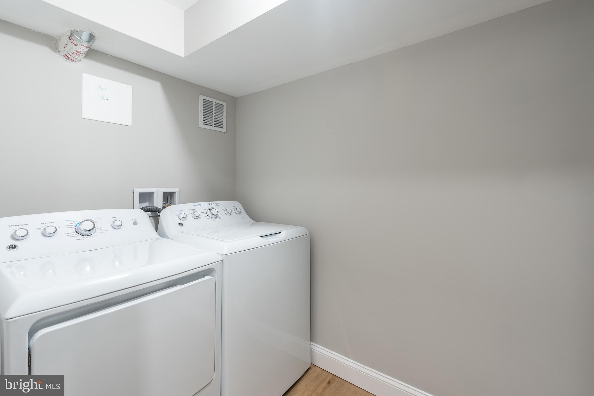 819 KENNEDY STREET NE