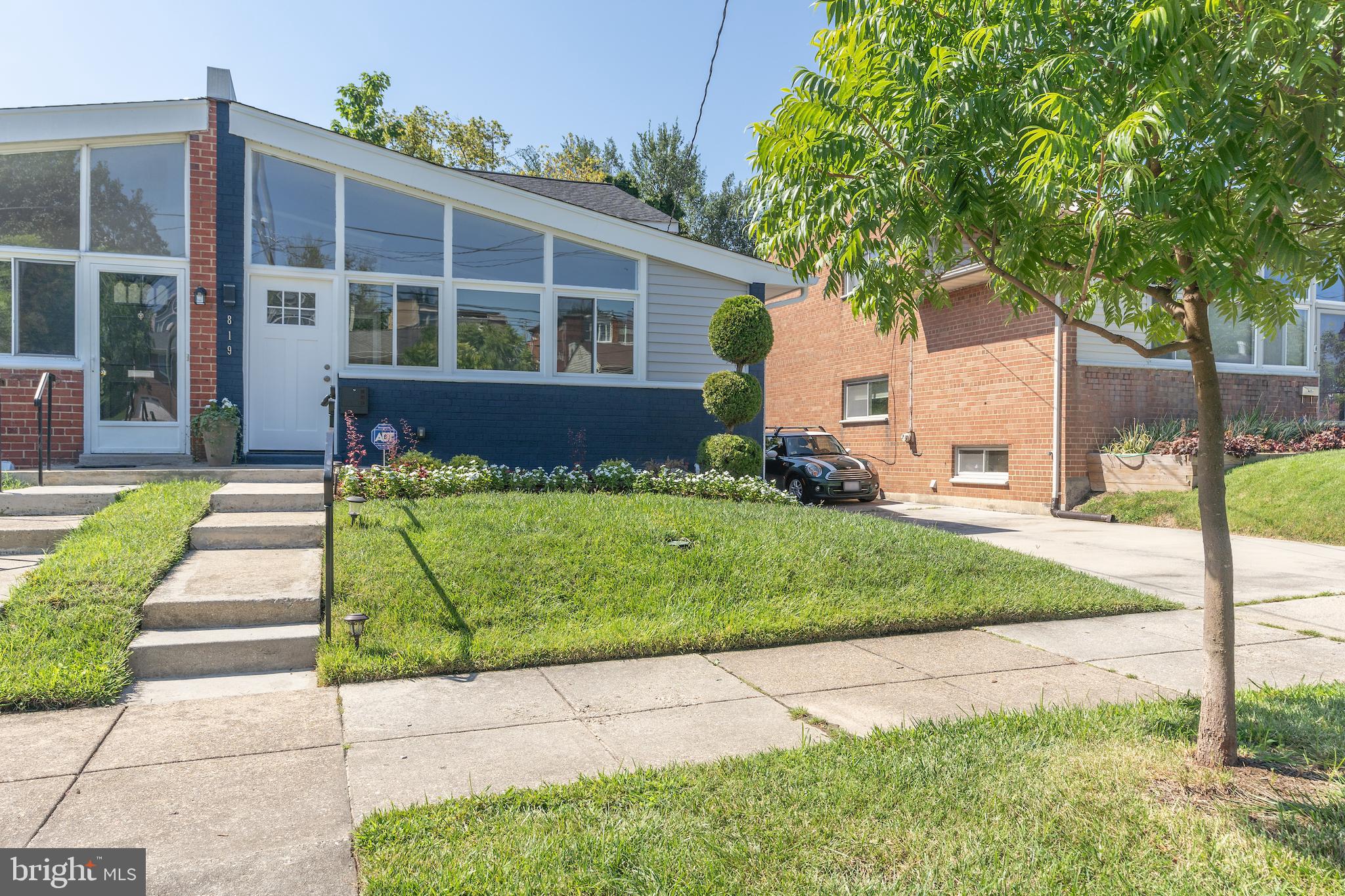 819 KENNEDY STREET NE