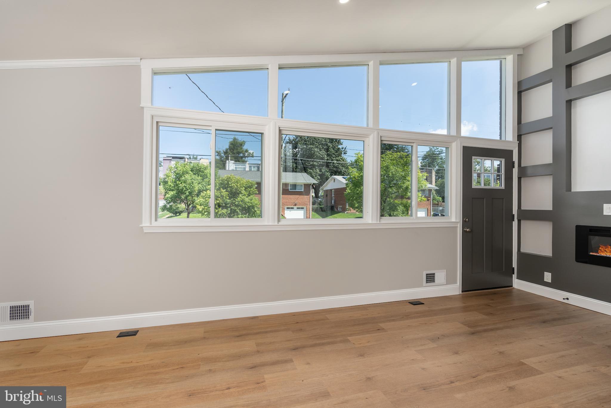 819 KENNEDY STREET NE