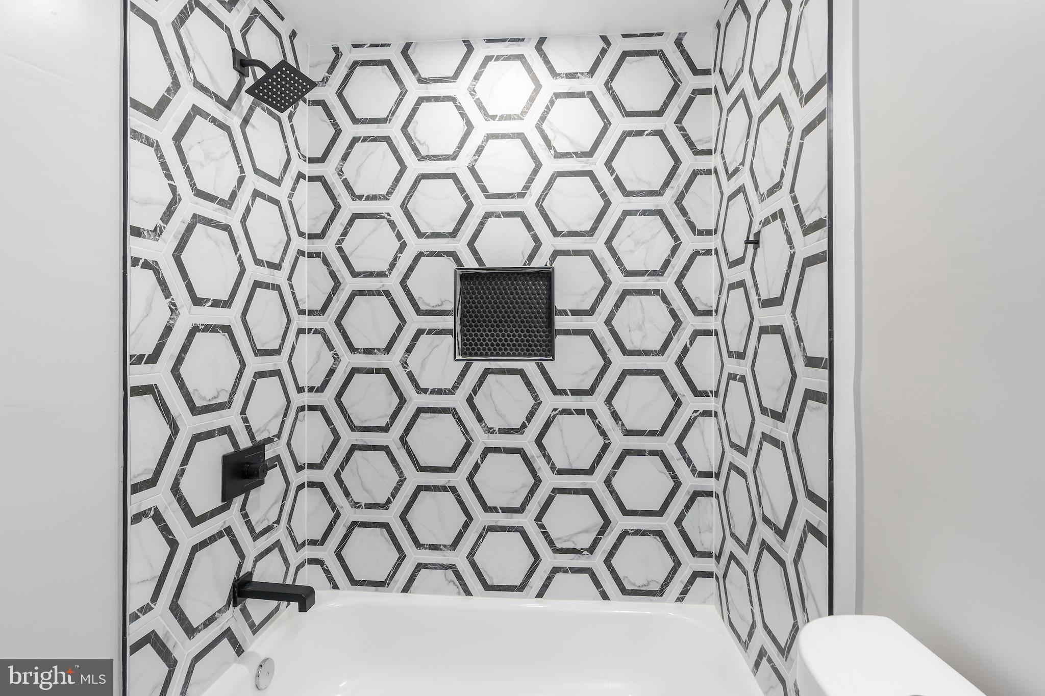 819 KENNEDY STREET NE