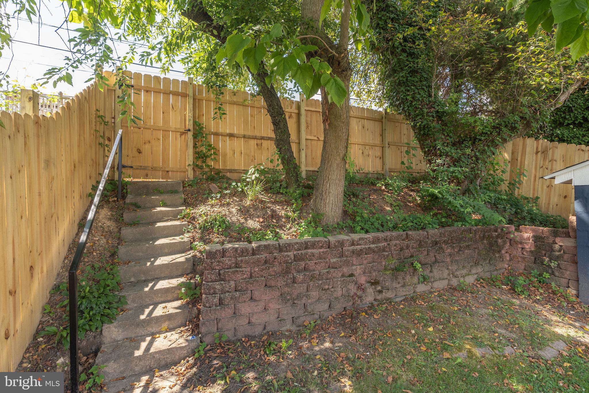 819 KENNEDY STREET NE