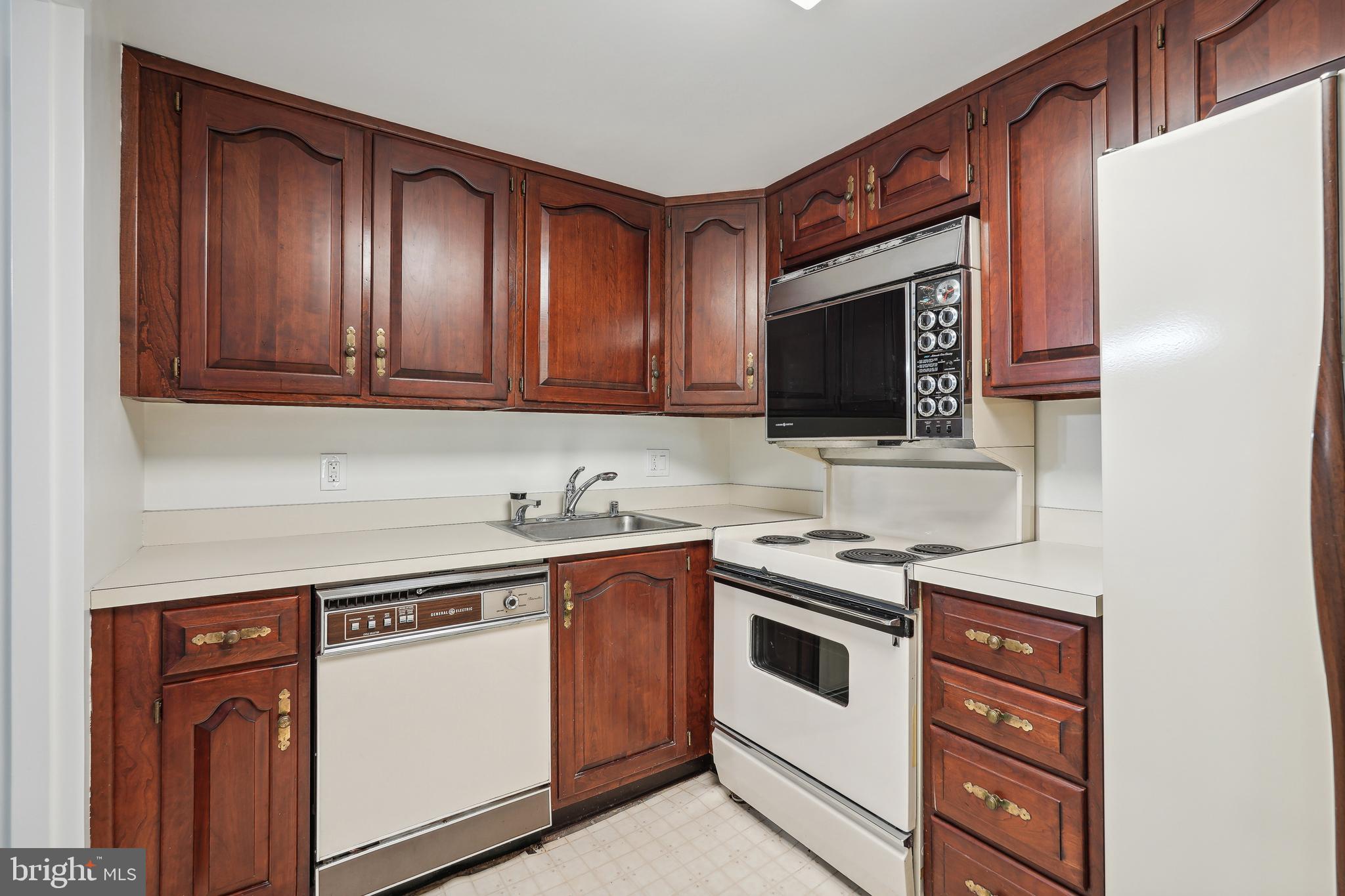 3101 NEW MEXICO AVENUE NW 218