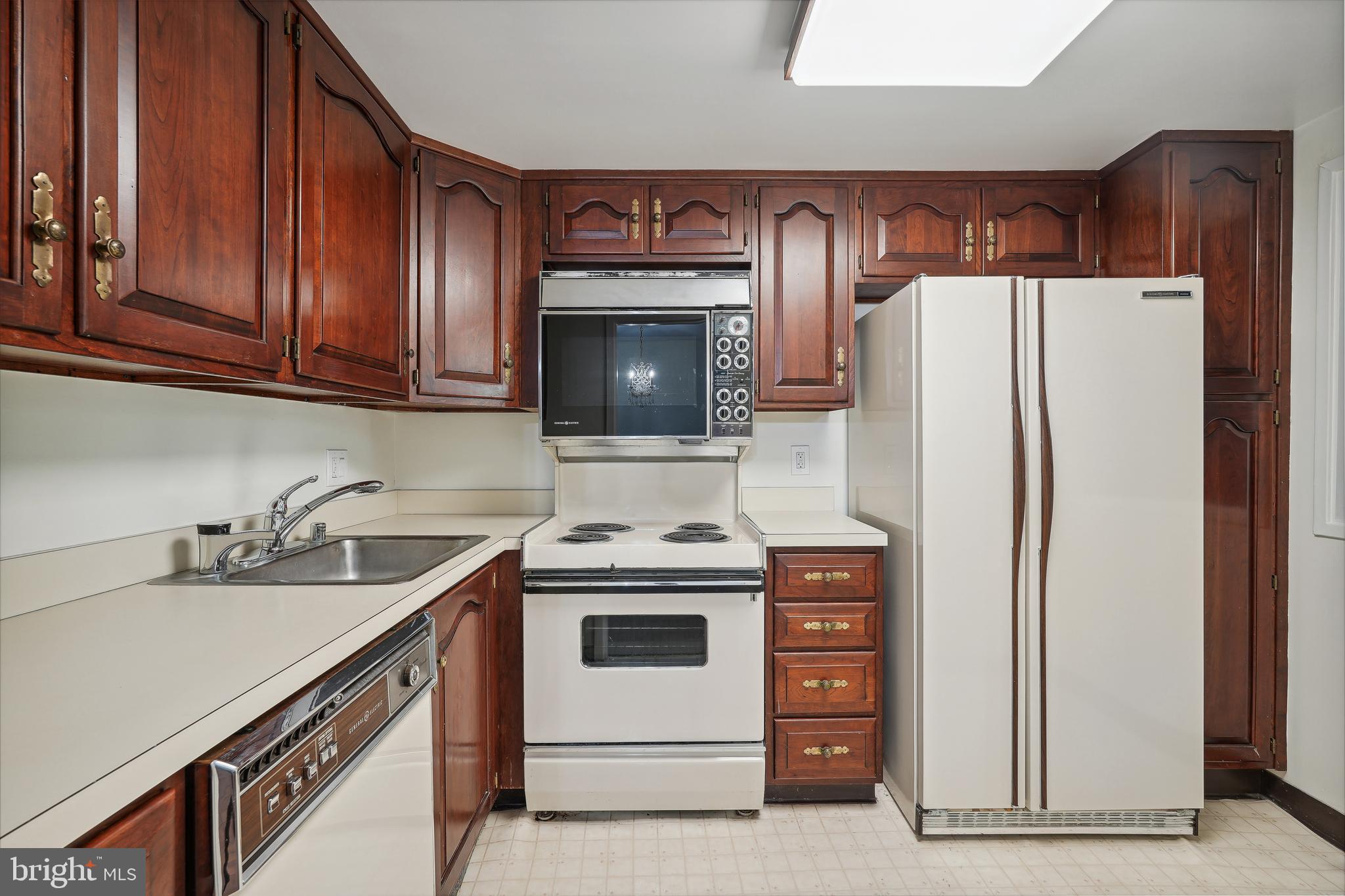 3101 NEW MEXICO AVENUE NW 218