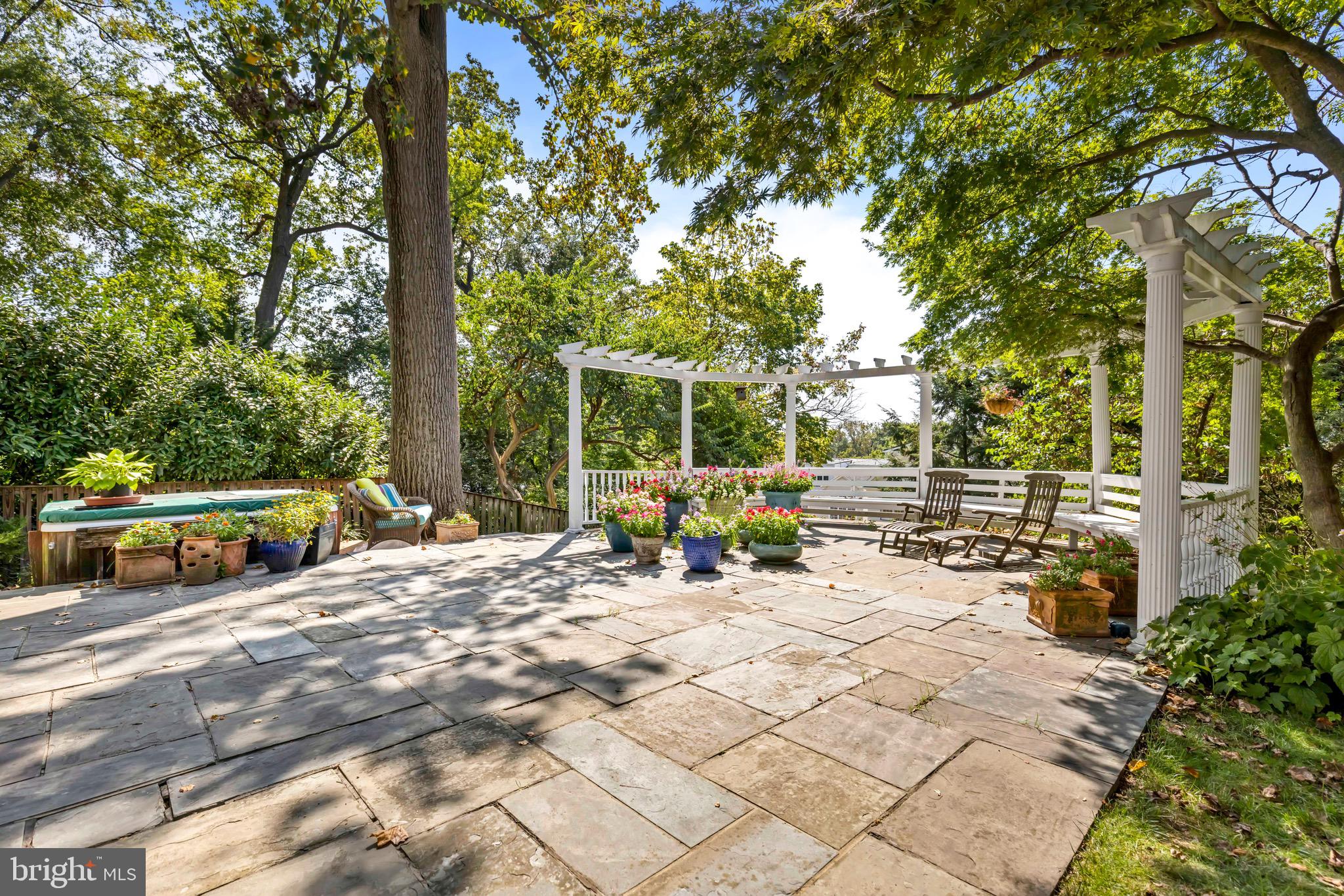 4522 LOWELL STREET NW