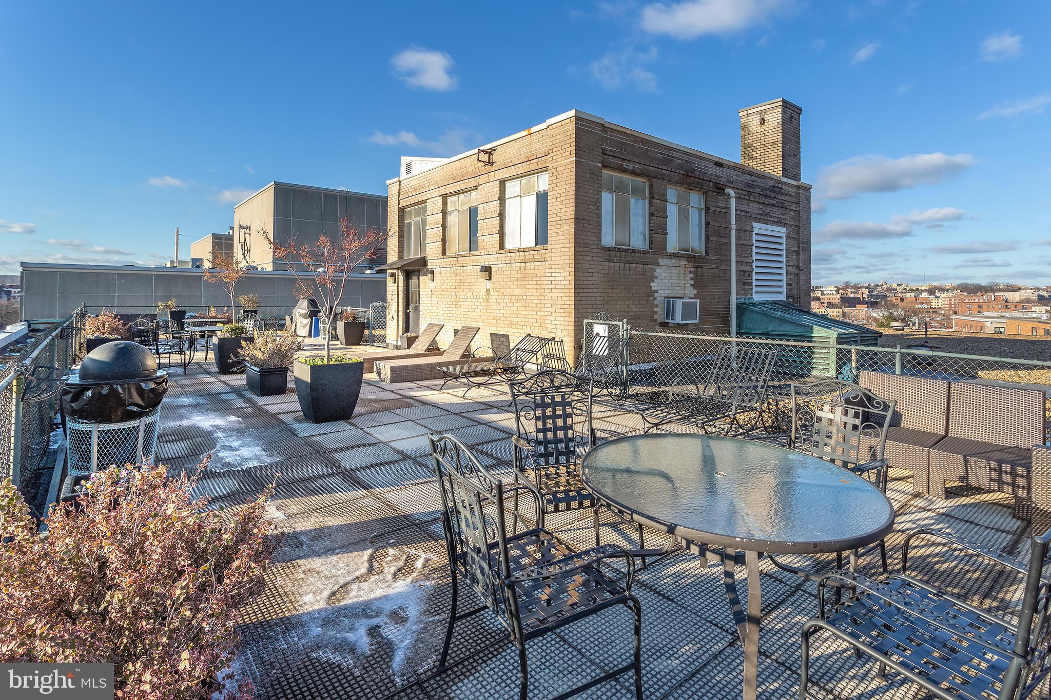 1727 MASSACHUSETTS AVENUE NW 304