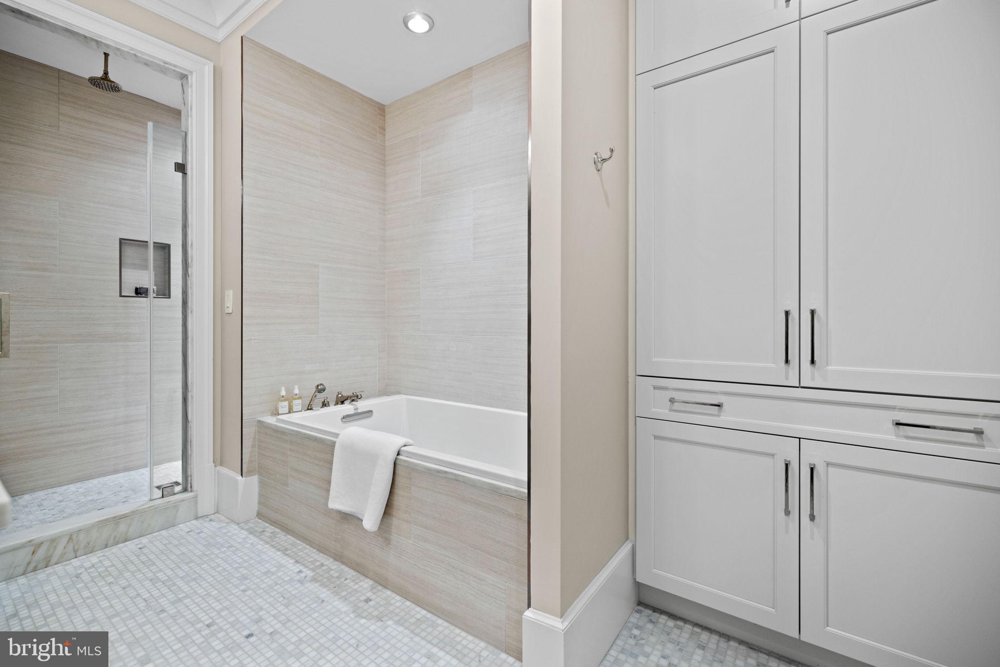 1108 16TH STREET NW PH701