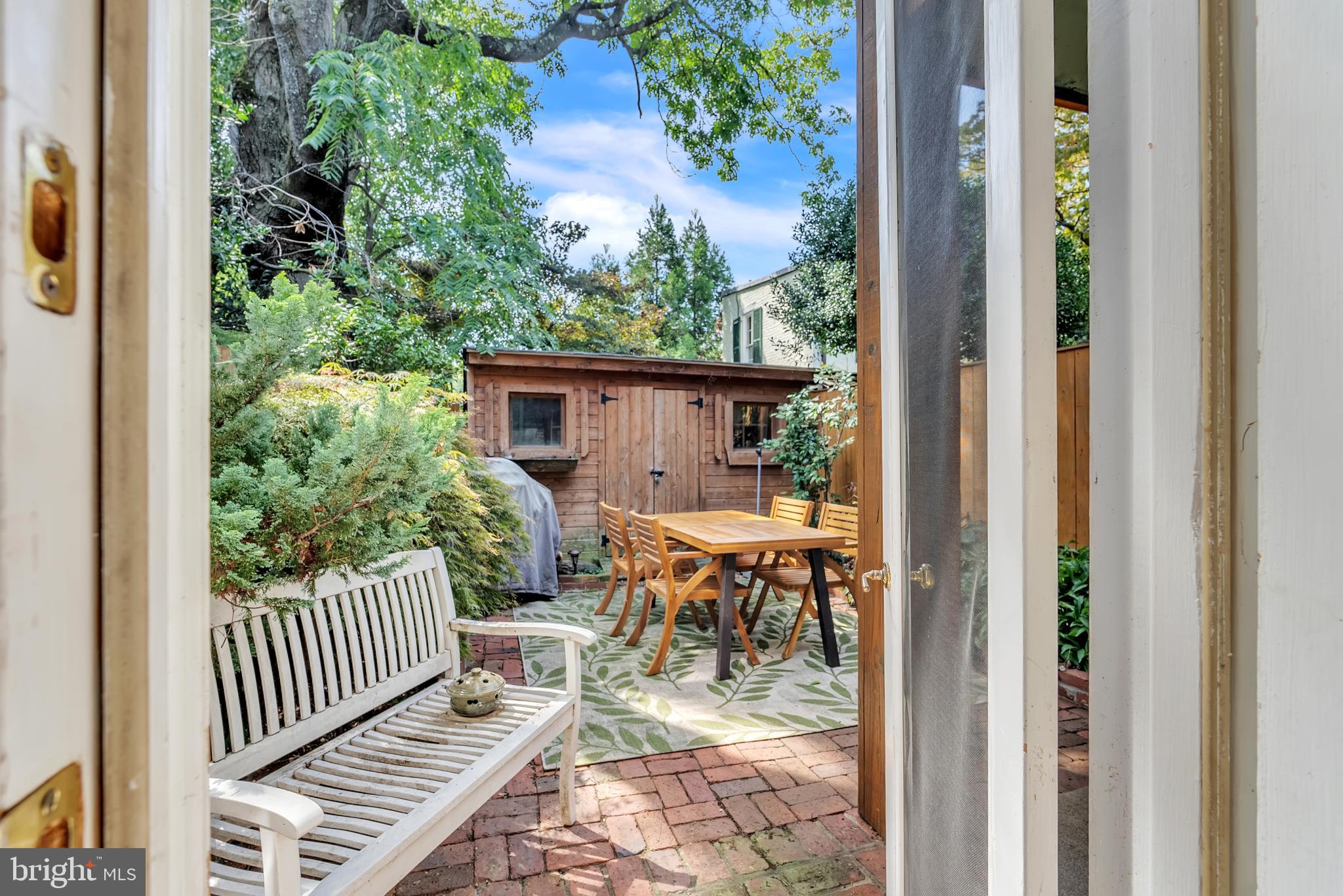 2818 OLIVE STREET NW