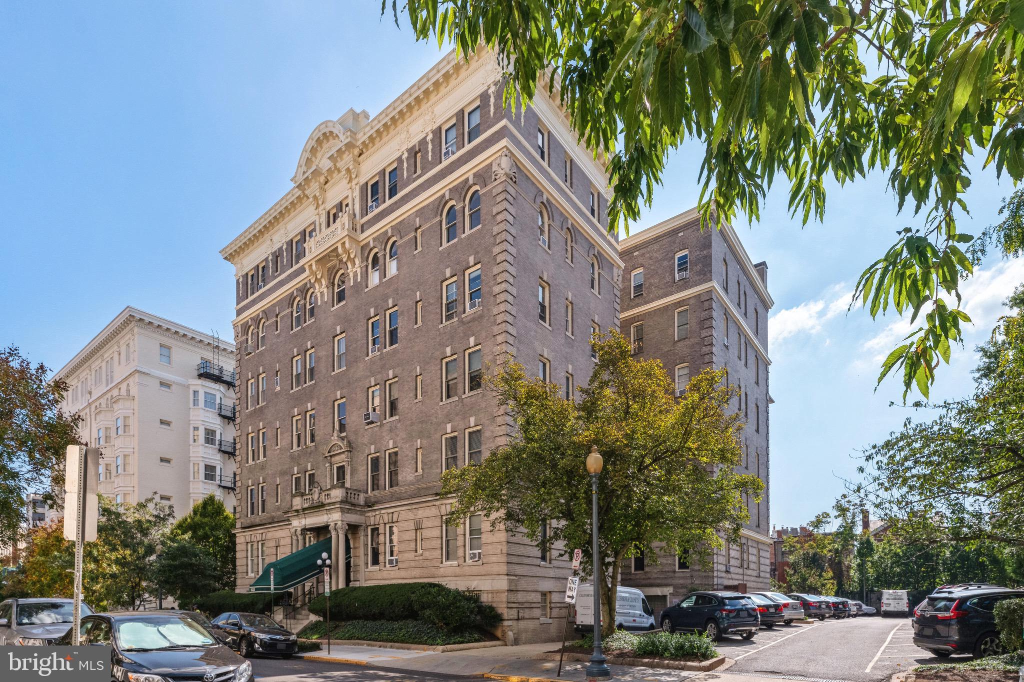 2122 CALIFORNIA STREET NW 352