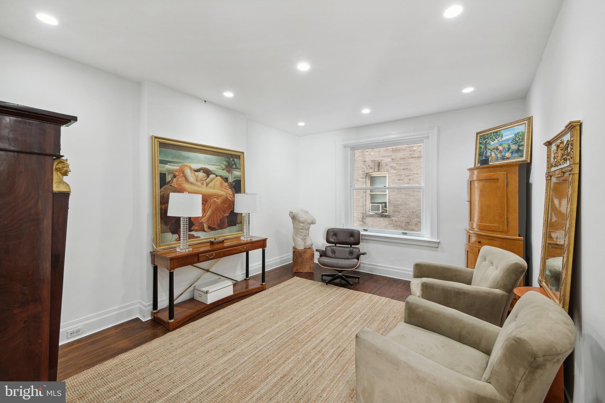 2122 CALIFORNIA STREET NW 352