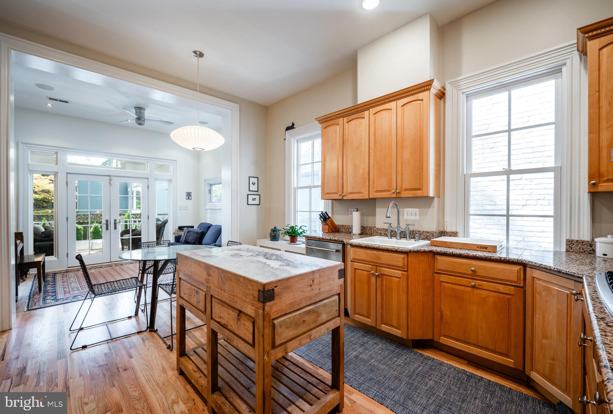 707 E CAPITOL STREET SE