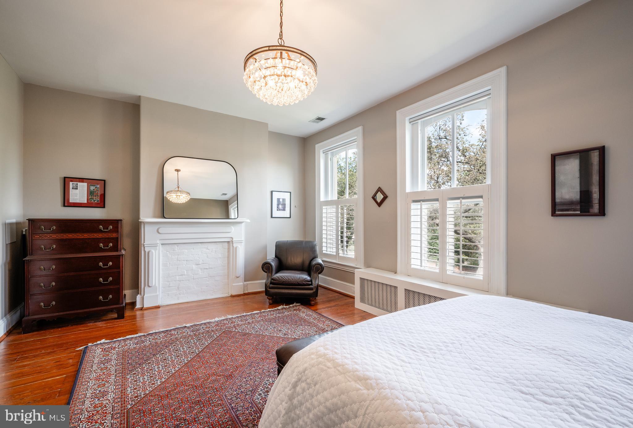 707 E CAPITOL STREET SE