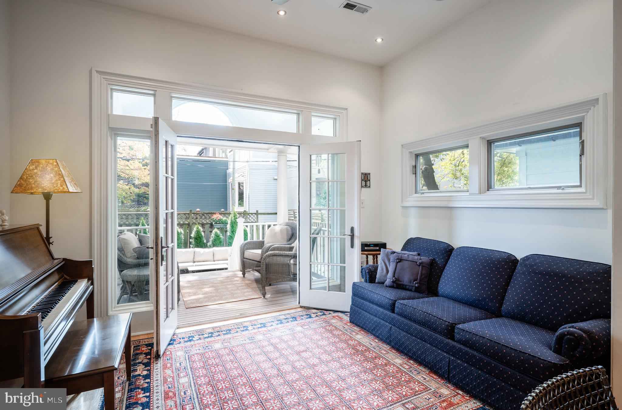 707 E CAPITOL STREET SE