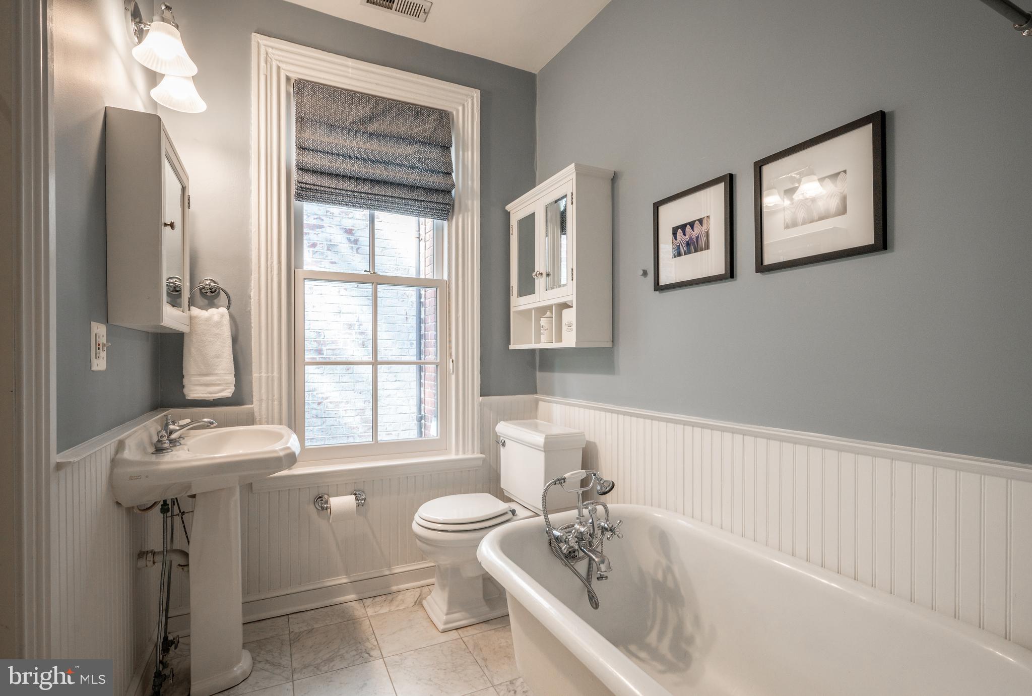 707 E CAPITOL STREET SE