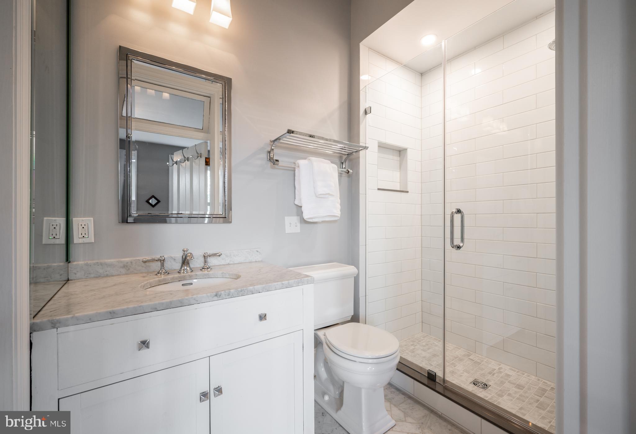 707 E CAPITOL STREET SE