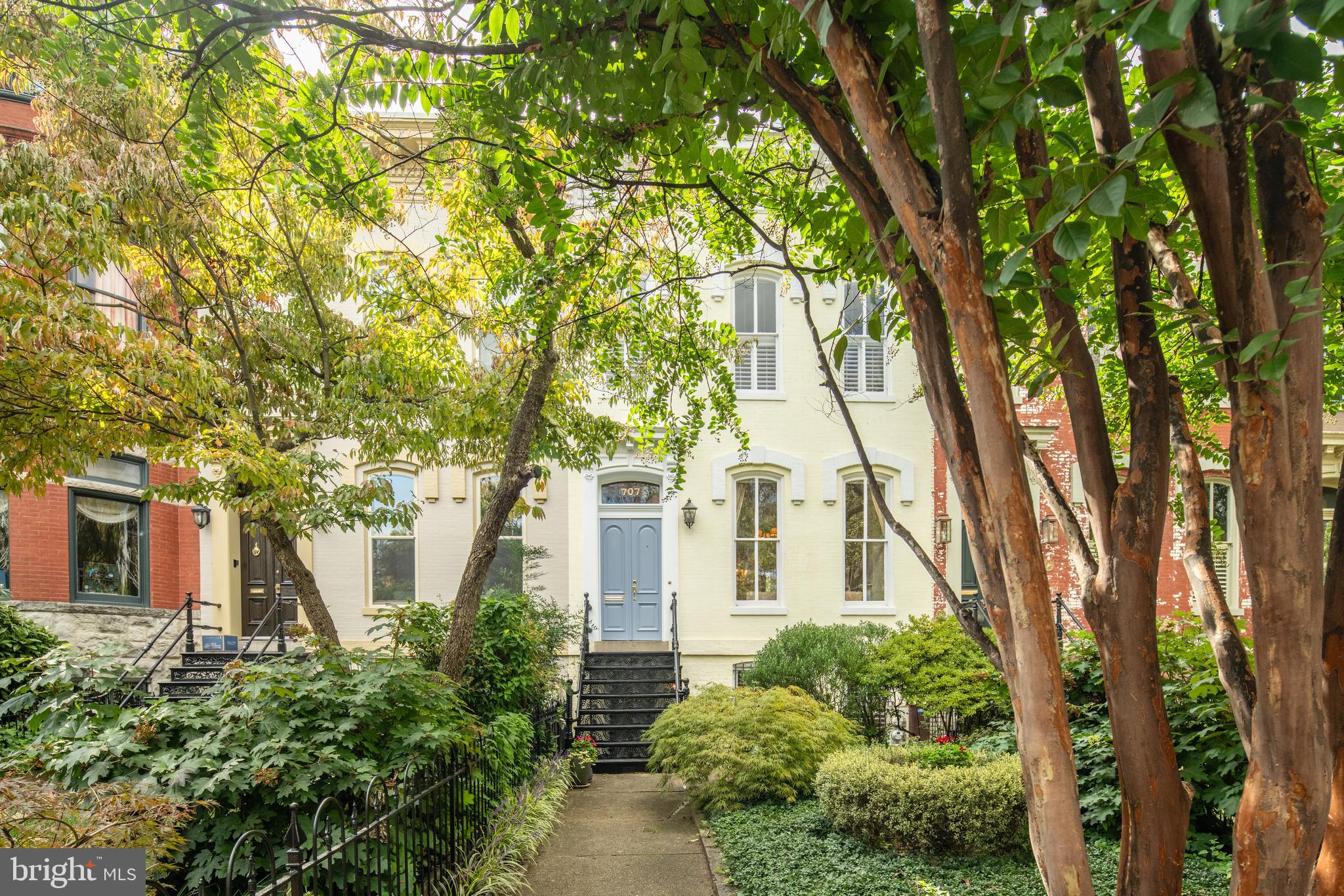 707 E CAPITOL STREET SE