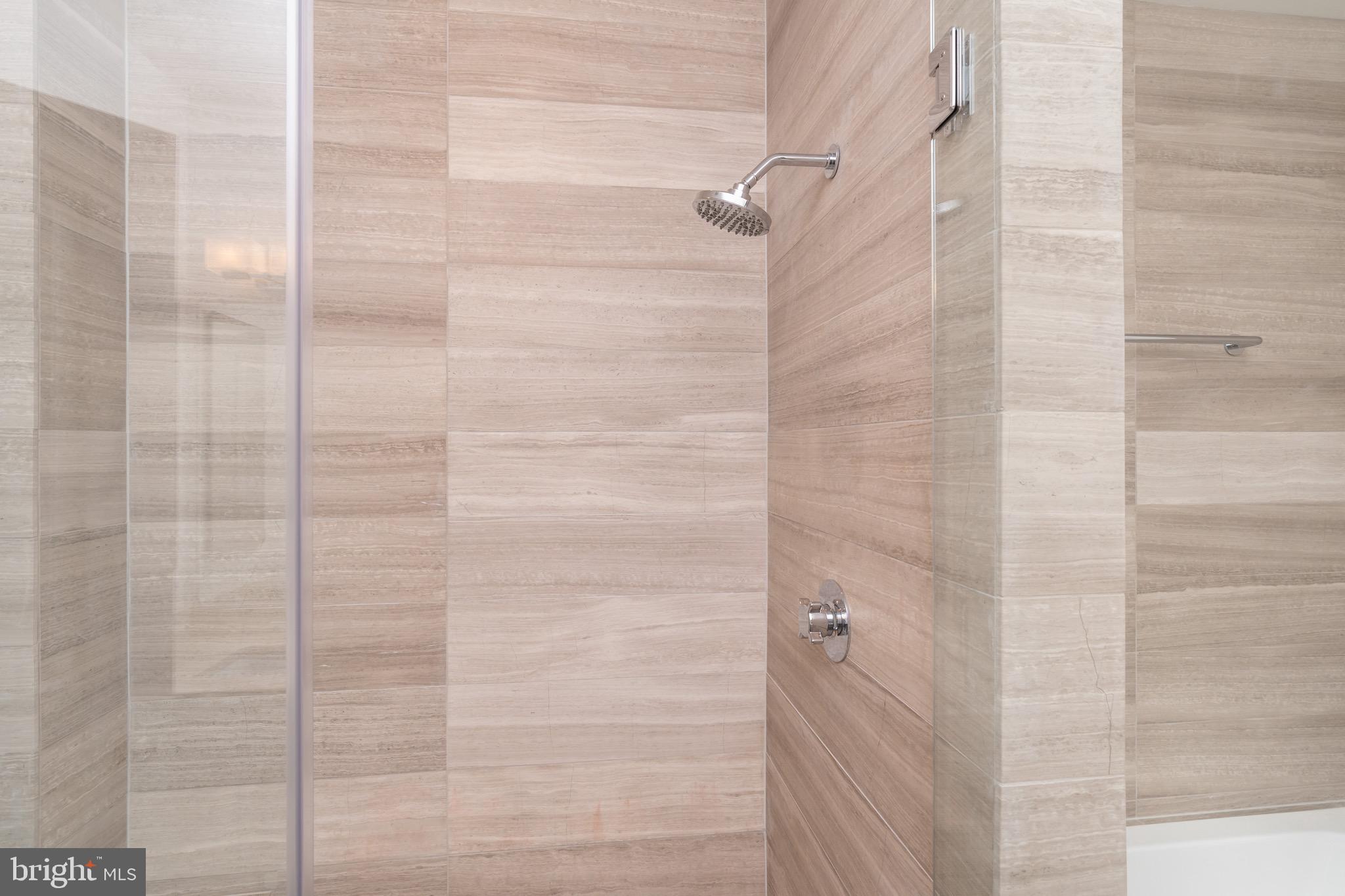 3052 R STREET NW 306