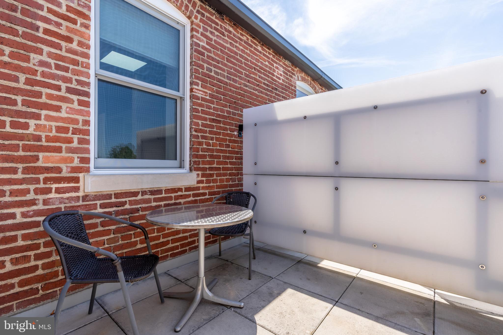 3052 R STREET NW 306