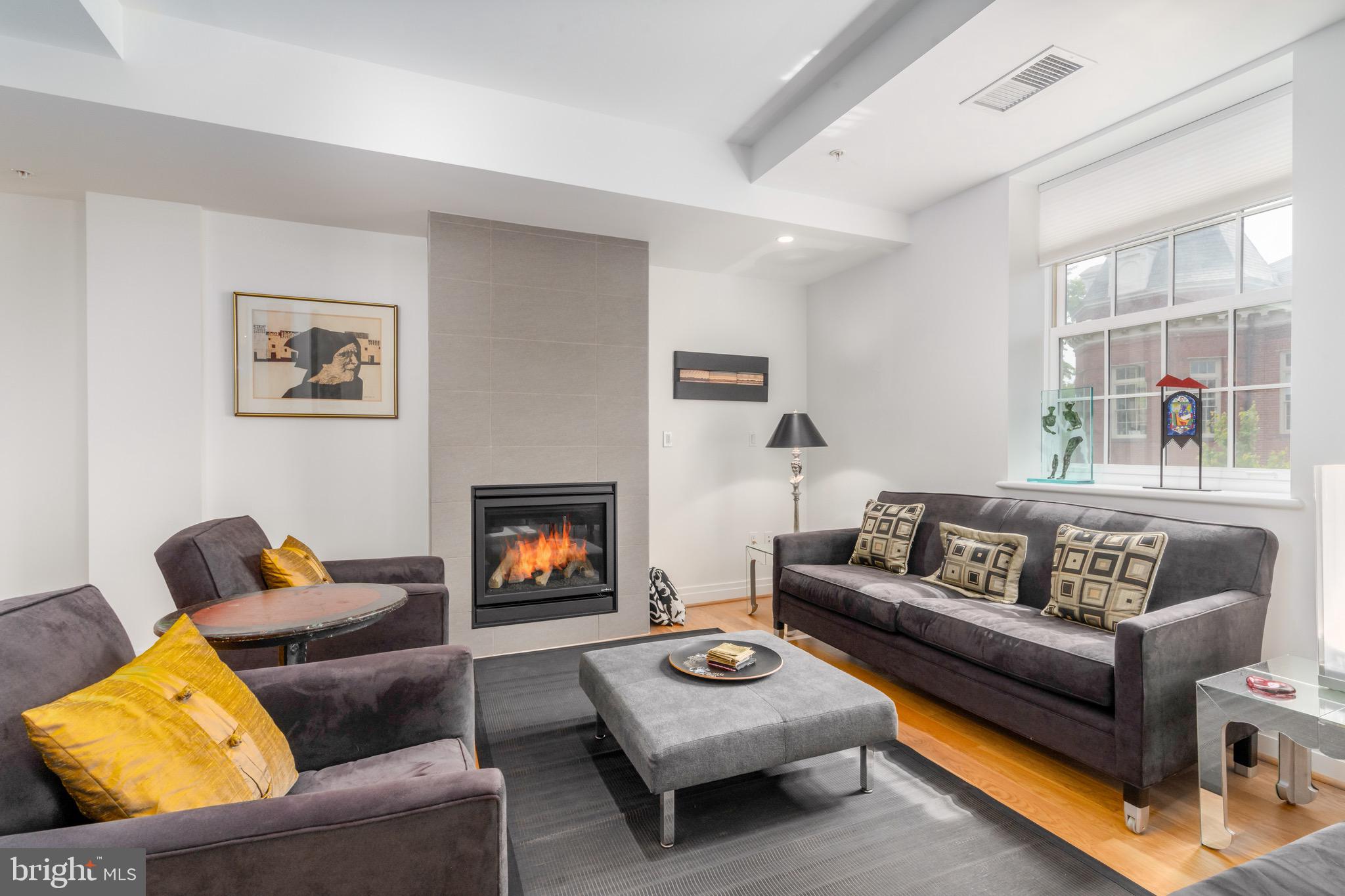 3052 R STREET NW 306