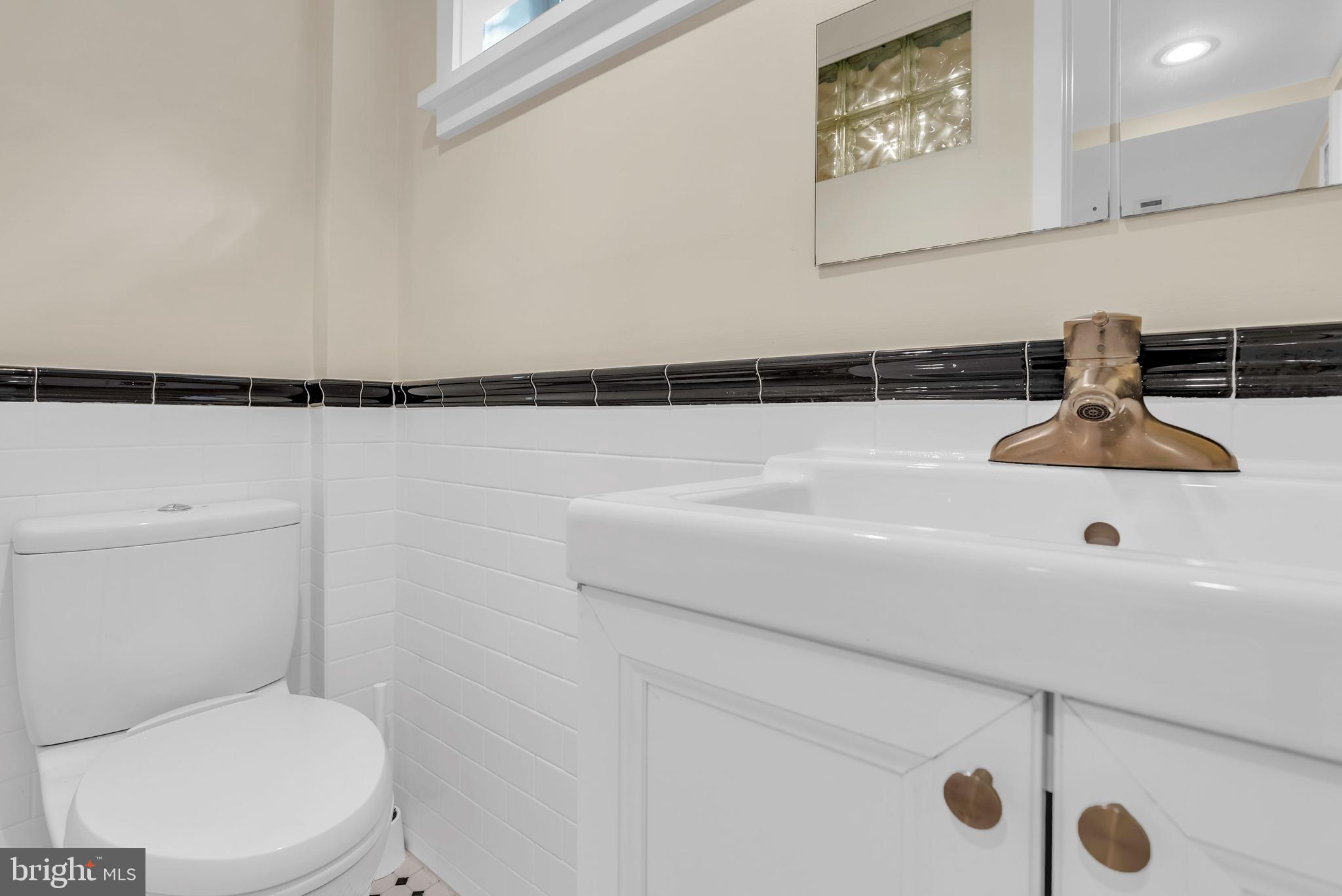 4472 UPTON STREET NW