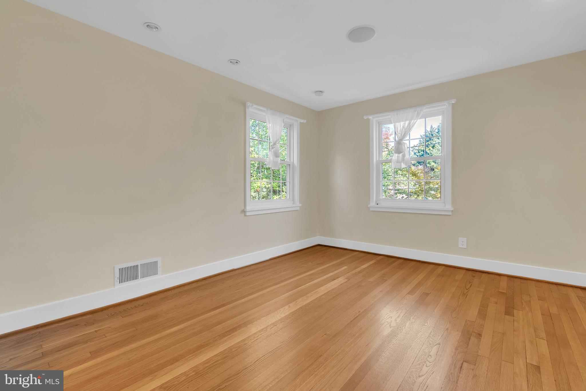 4472 UPTON STREET NW