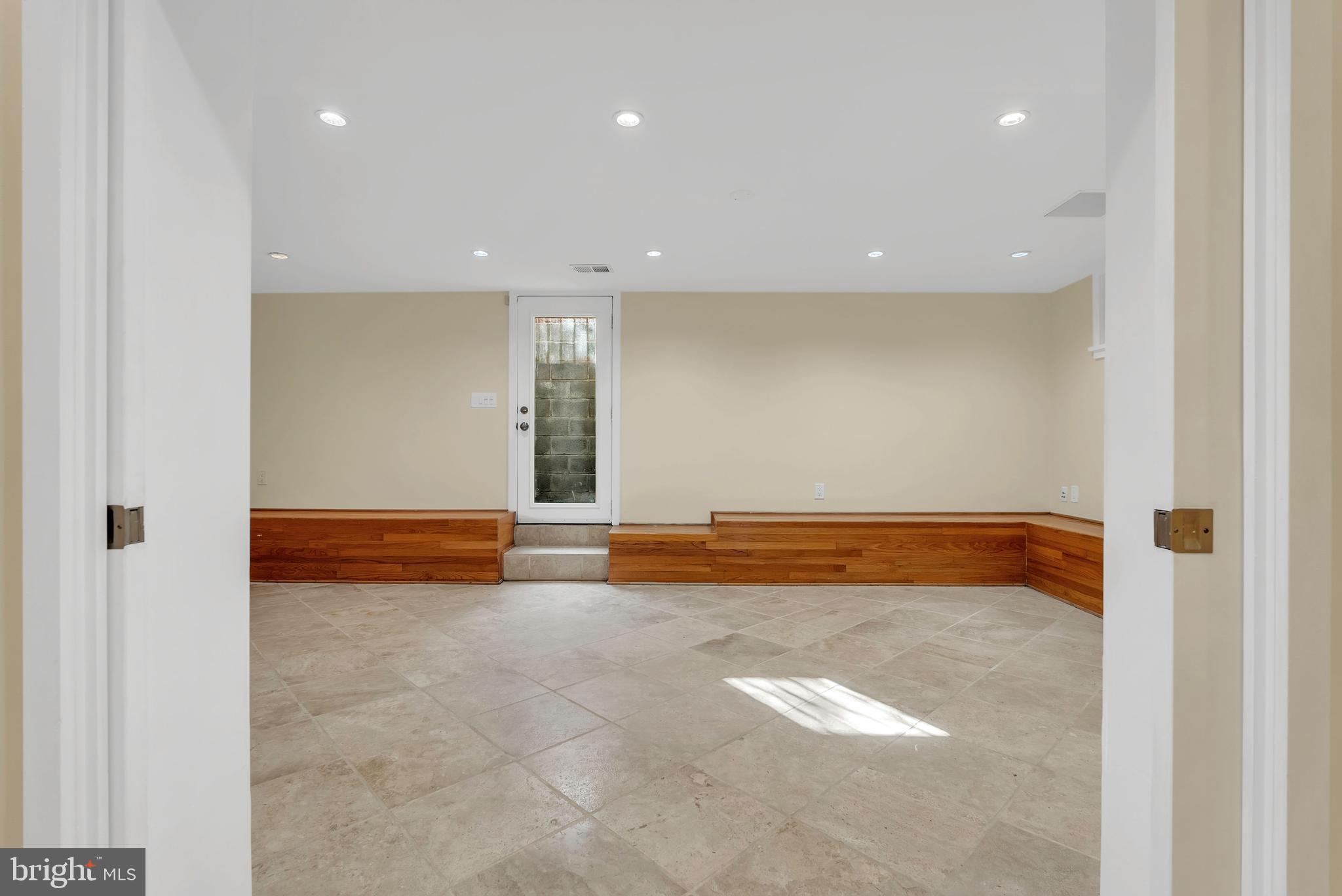 4472 UPTON STREET NW