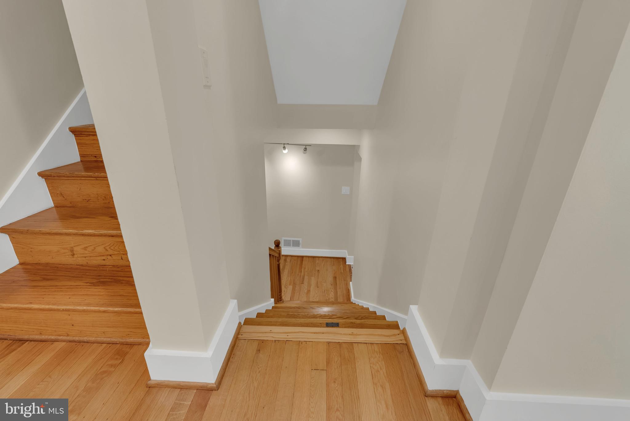 4472 UPTON STREET NW