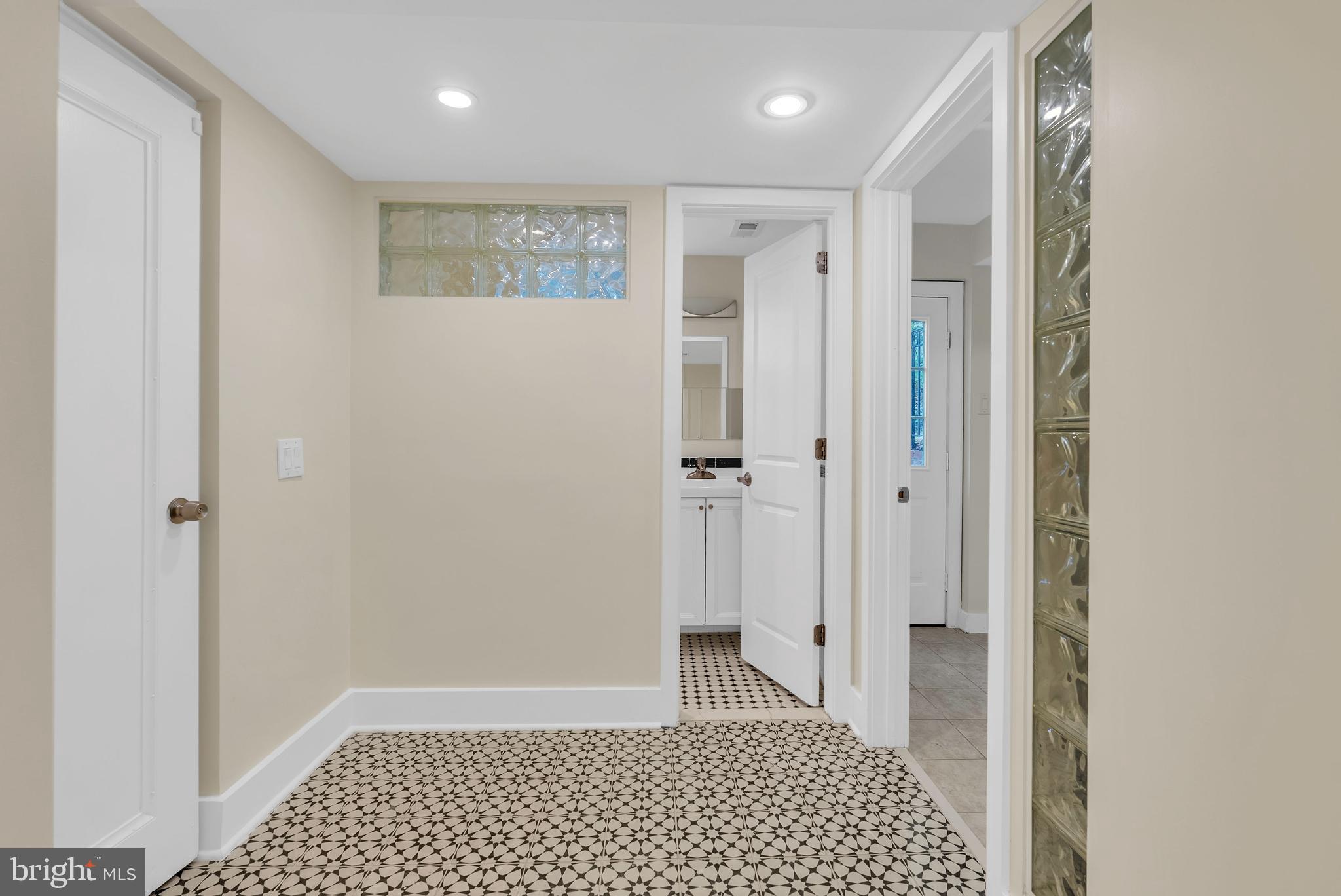 4472 UPTON STREET NW