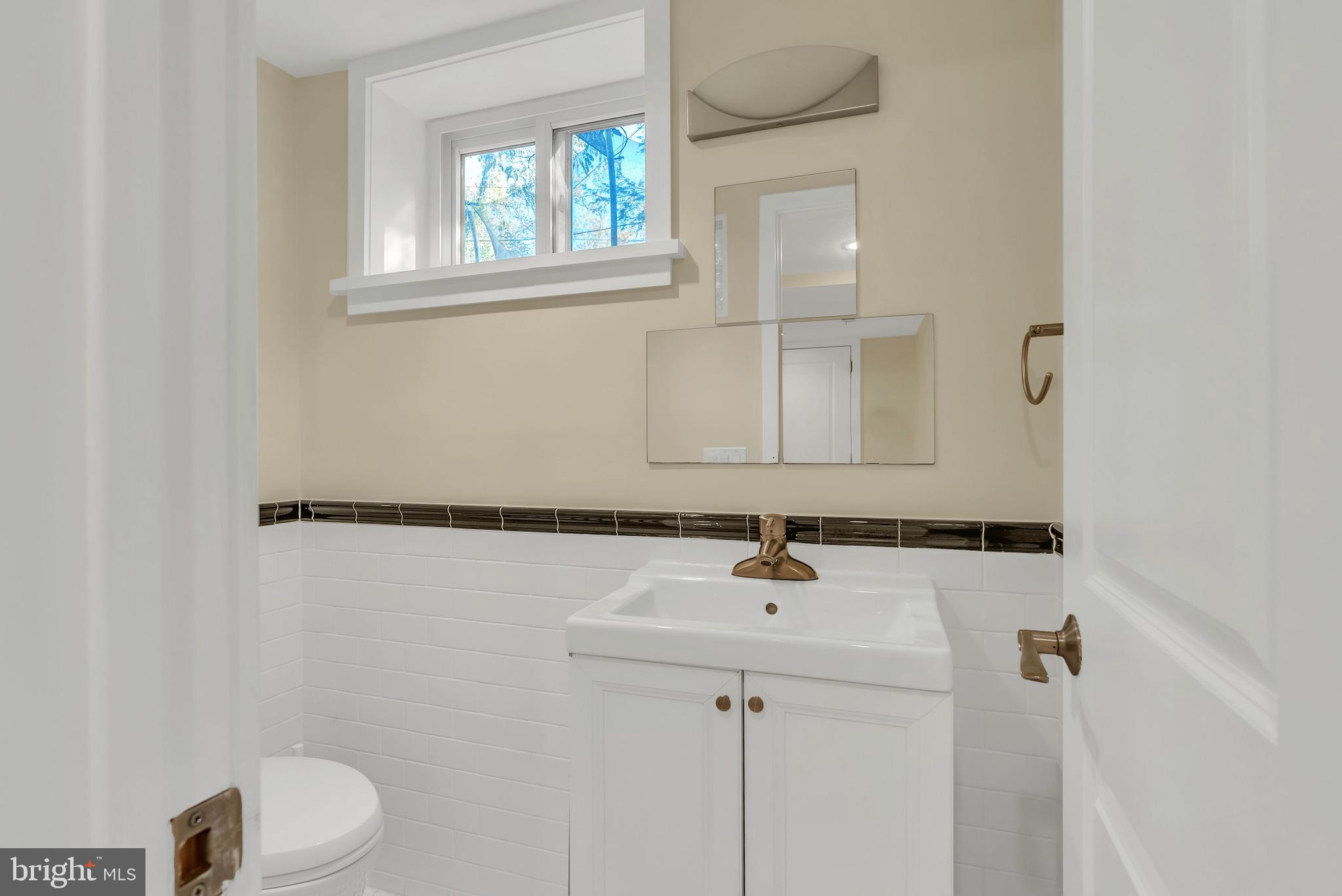 4472 UPTON STREET NW