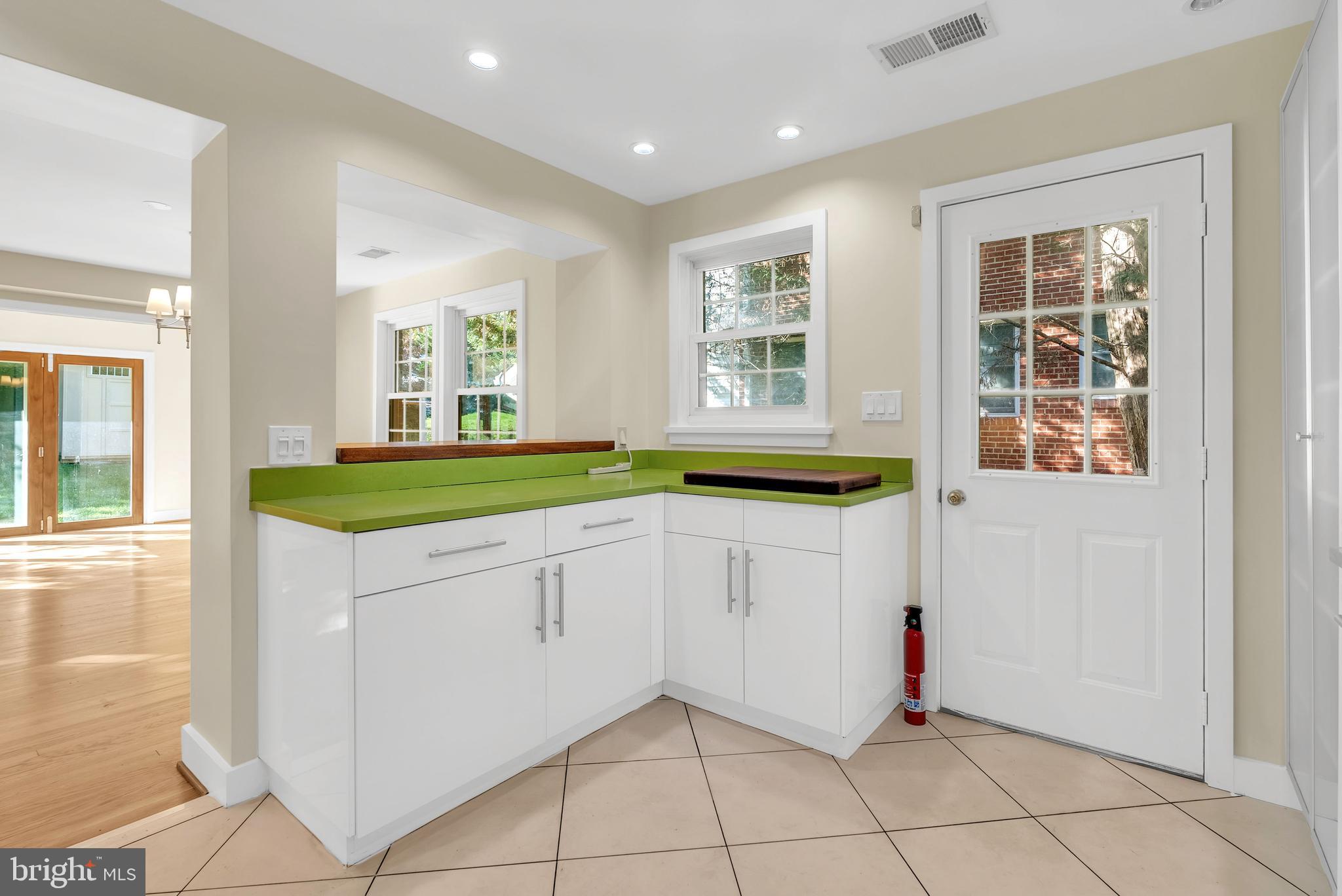 4472 UPTON STREET NW