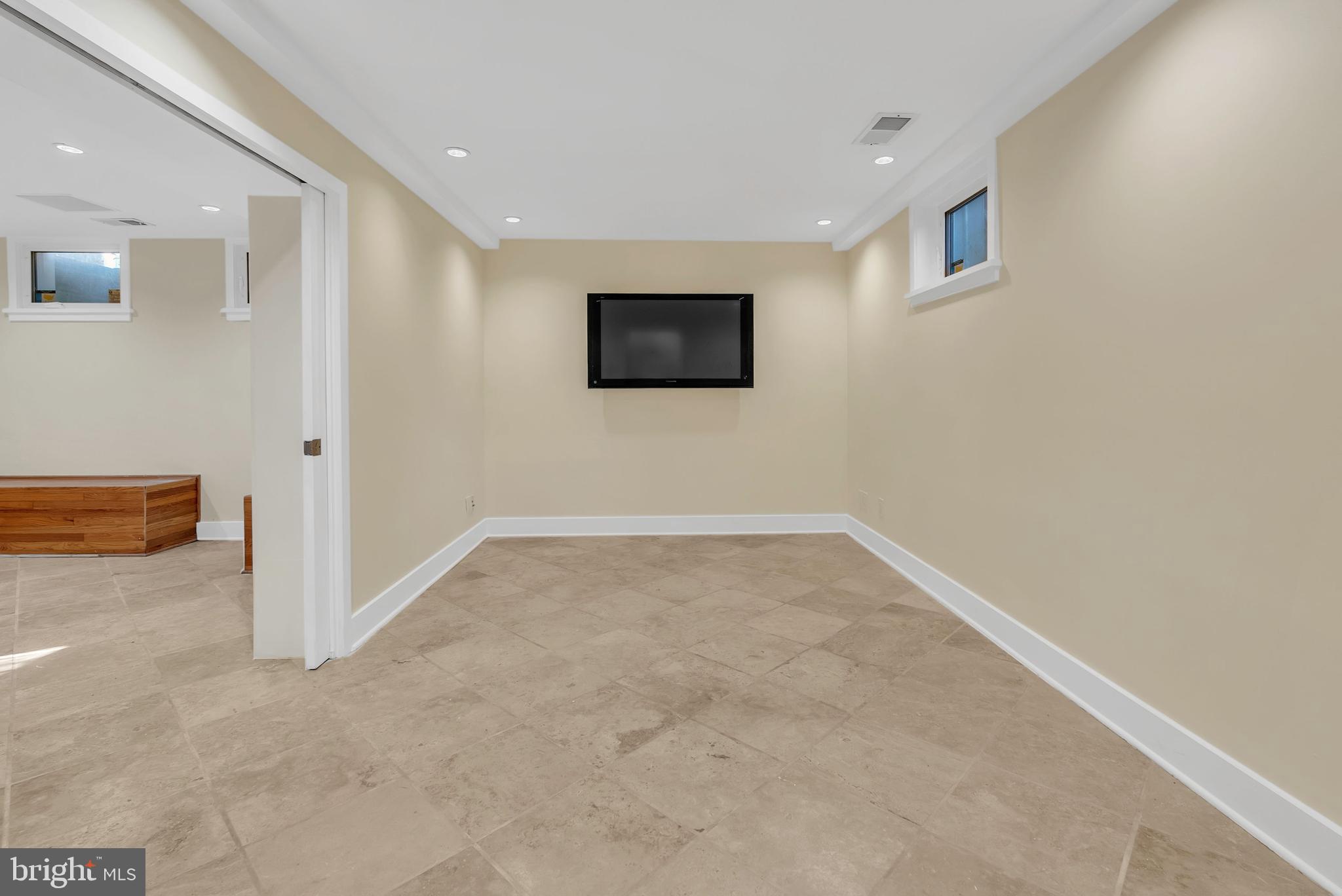 4472 UPTON STREET NW